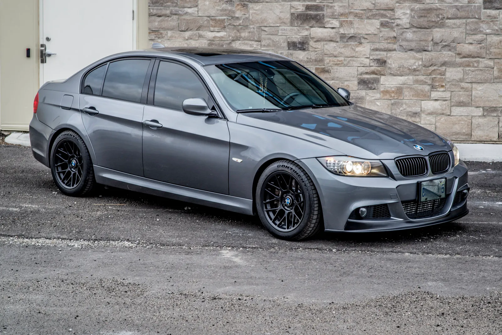 BMW E90 LCI Sedan 3 Series with 17
