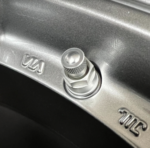 Race Livery BMW E82 1M with 18" VS-5RS Apex wheels in Custom Finish