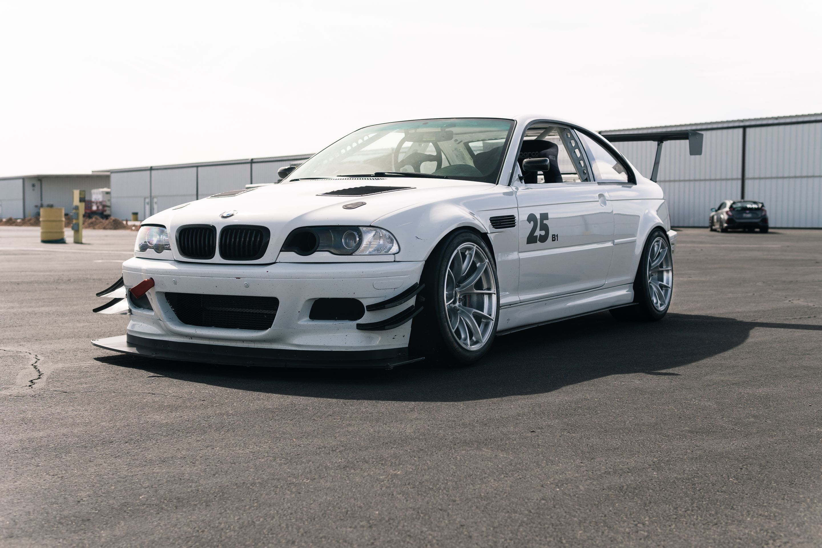 White BMW E46 M3 with 18" VS-5RS Apex wheels in Brushed Clear