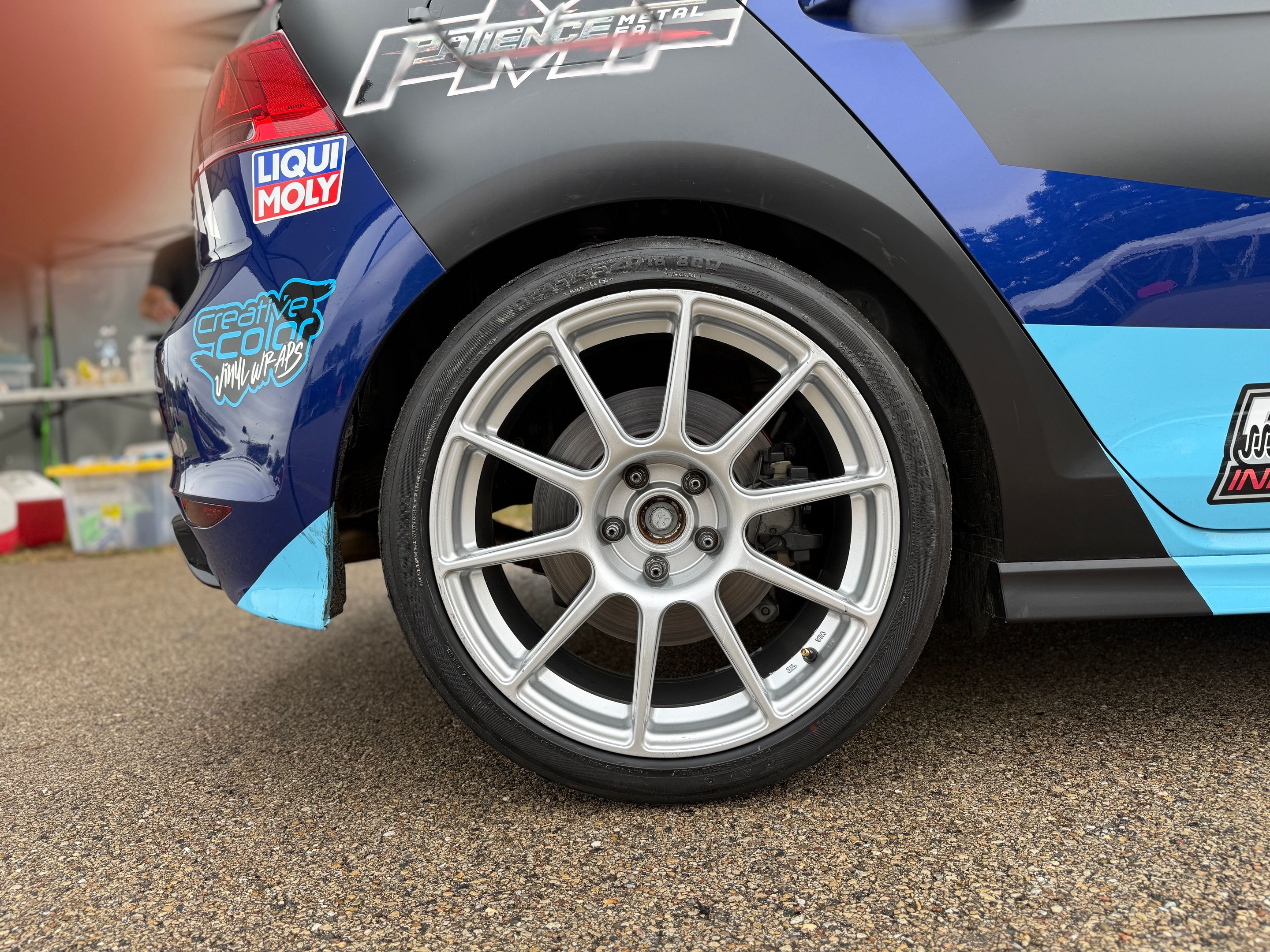 Race Livery VW MK7 Golf R with 18" SM-10 Apex wheels in Race Silver