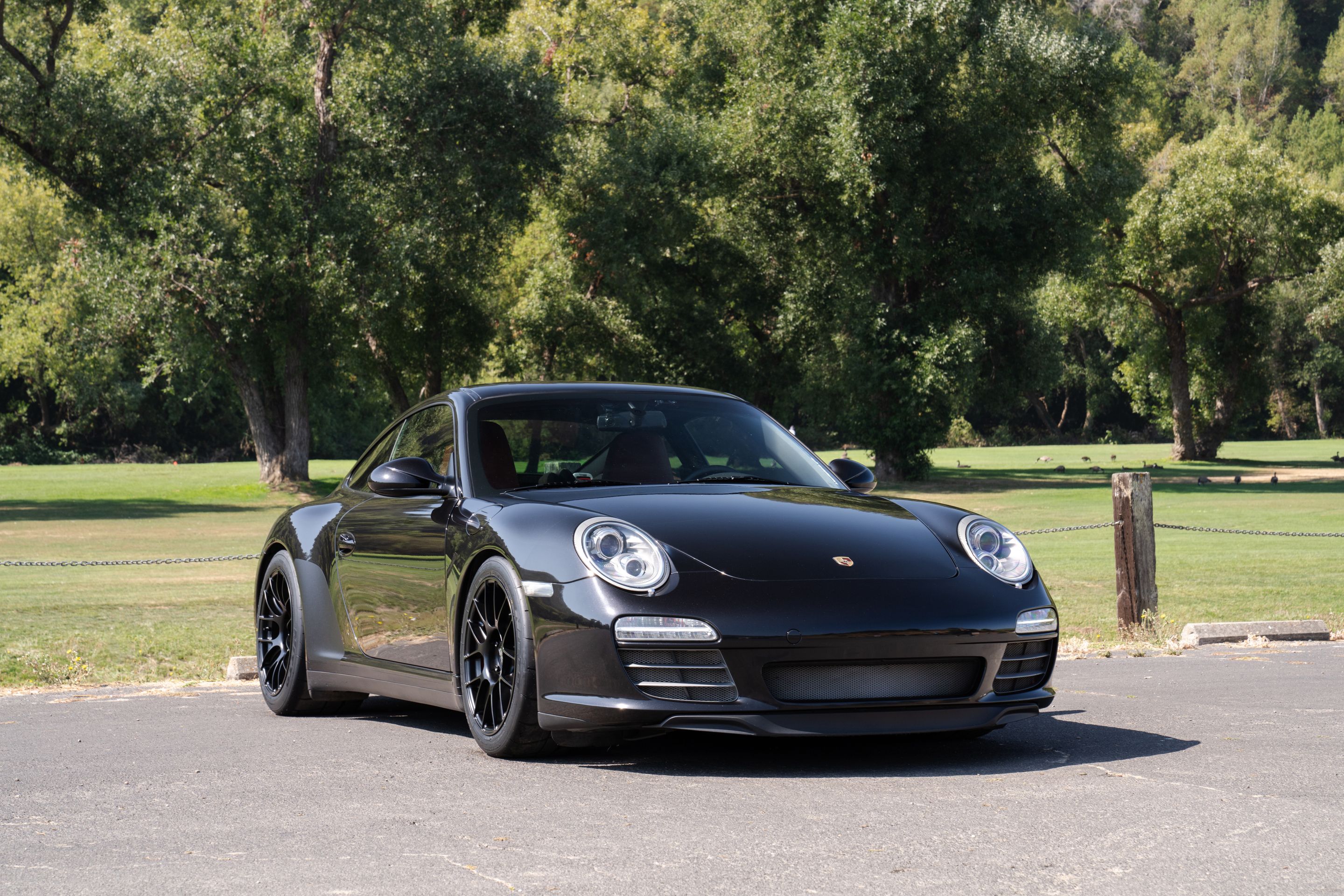 Black Porsche 911 997 Carrera 4S with 18" EC-7RS Apex wheels in Satin Black