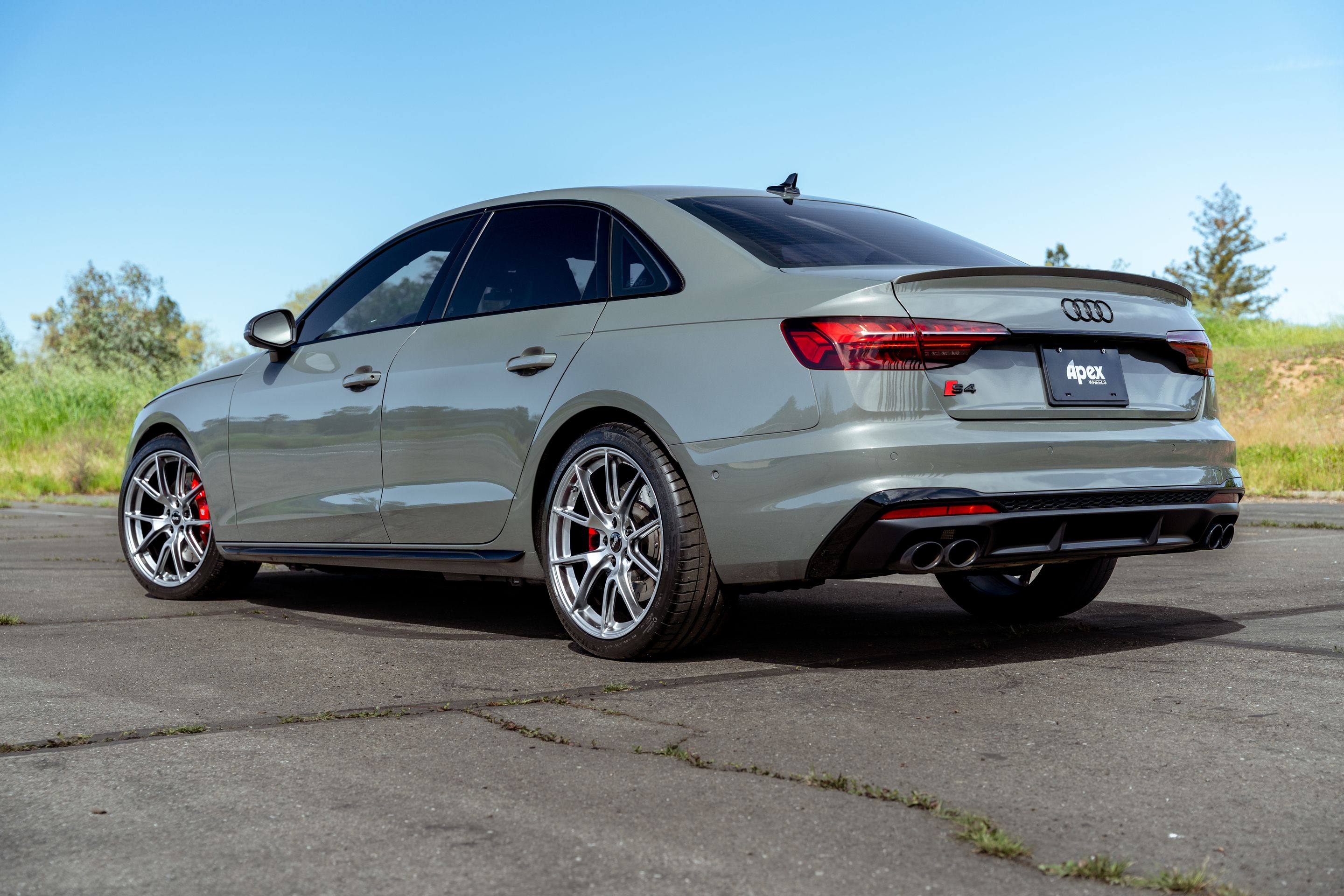 Grey Audi B9 S4 with 19" VS-5 Apex wheels in Hyper Black