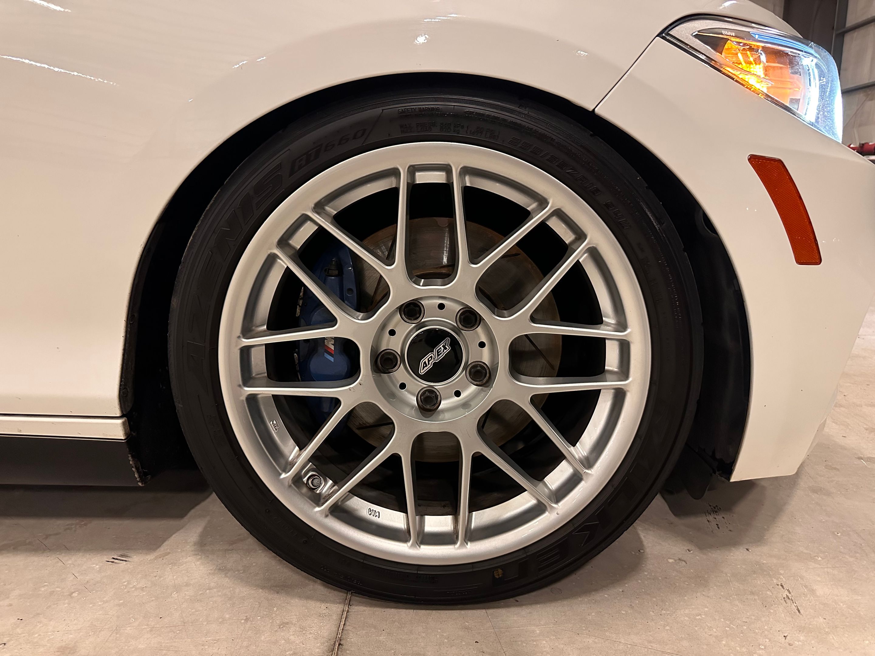 White BMW F22 Coupe 2 Series with 18" ARC-8 Apex wheels in Hyper Silver