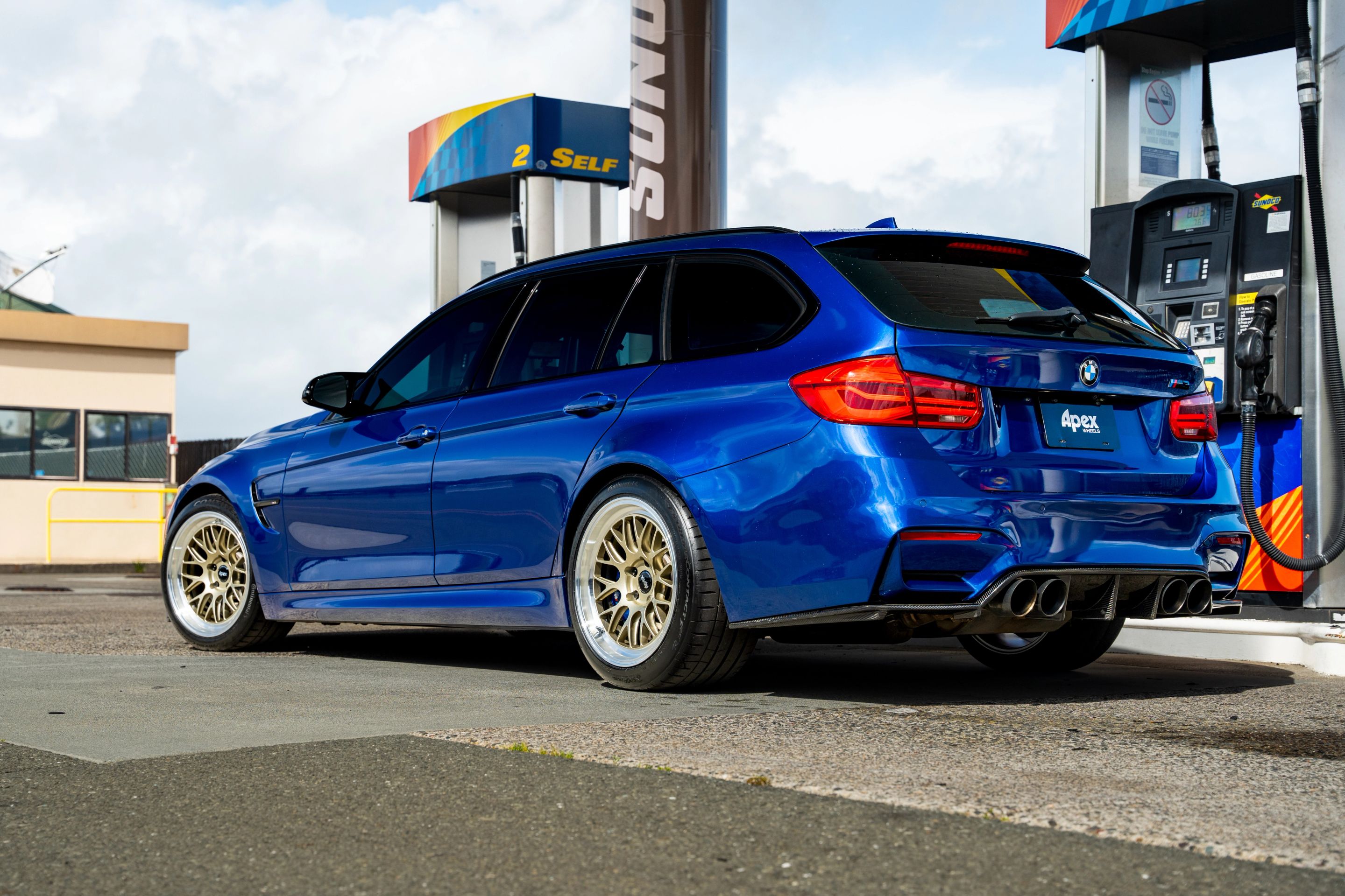 Blue BMW F80 M3 with 18" ML-10RT Apex wheels in Machined Lip Gloss Motorsport Gold