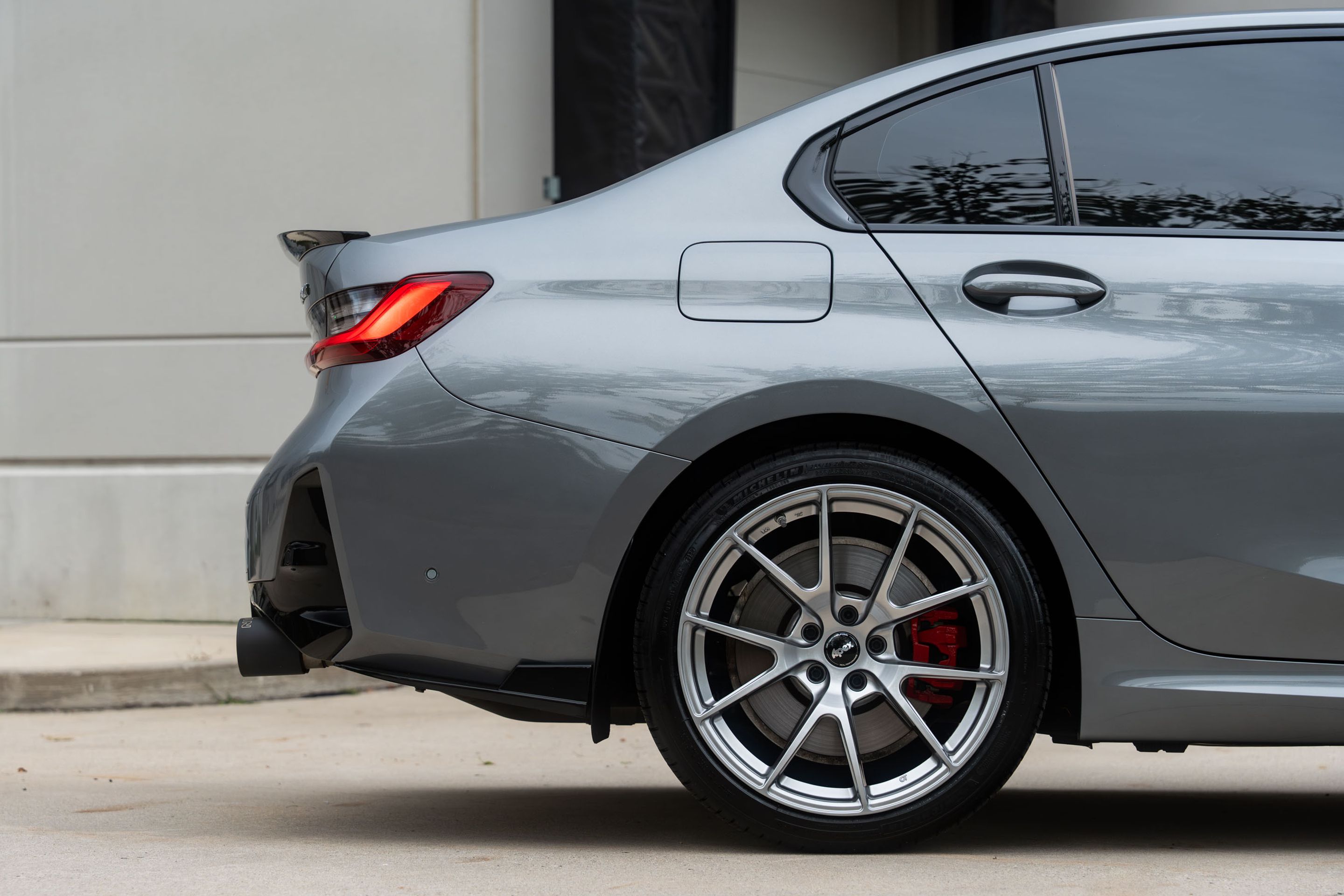Grey BMW G20 Sedan 3 Series with 19" VS-5 Apex wheels in Hyper Black