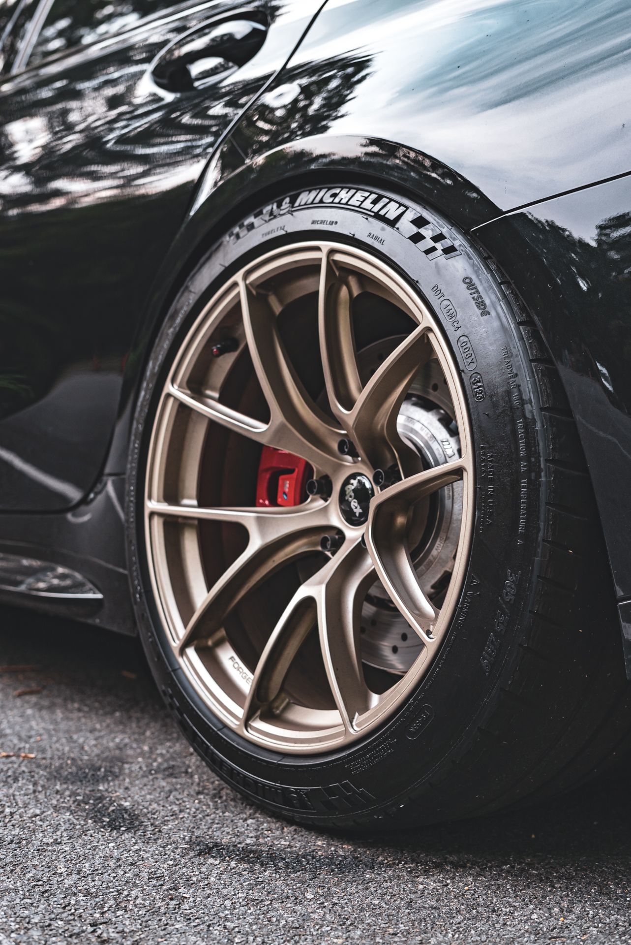 Black BMW G80 M3 with 19" VS-5RS Apex wheels in Motorsport Gold