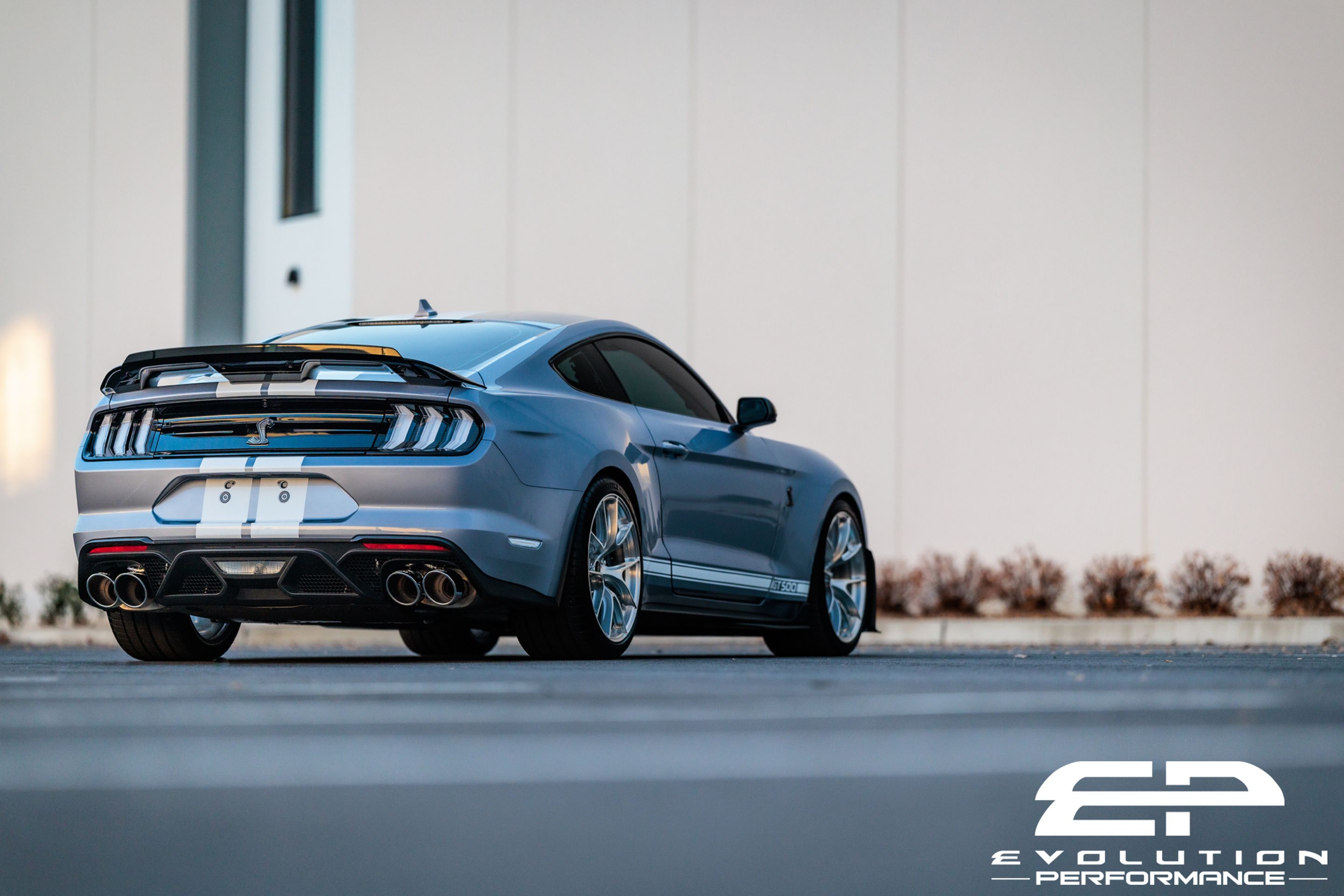 Grey Ford S550 Mustang GT500 with 20" VS-5RS Apex wheels in Brushed Clear