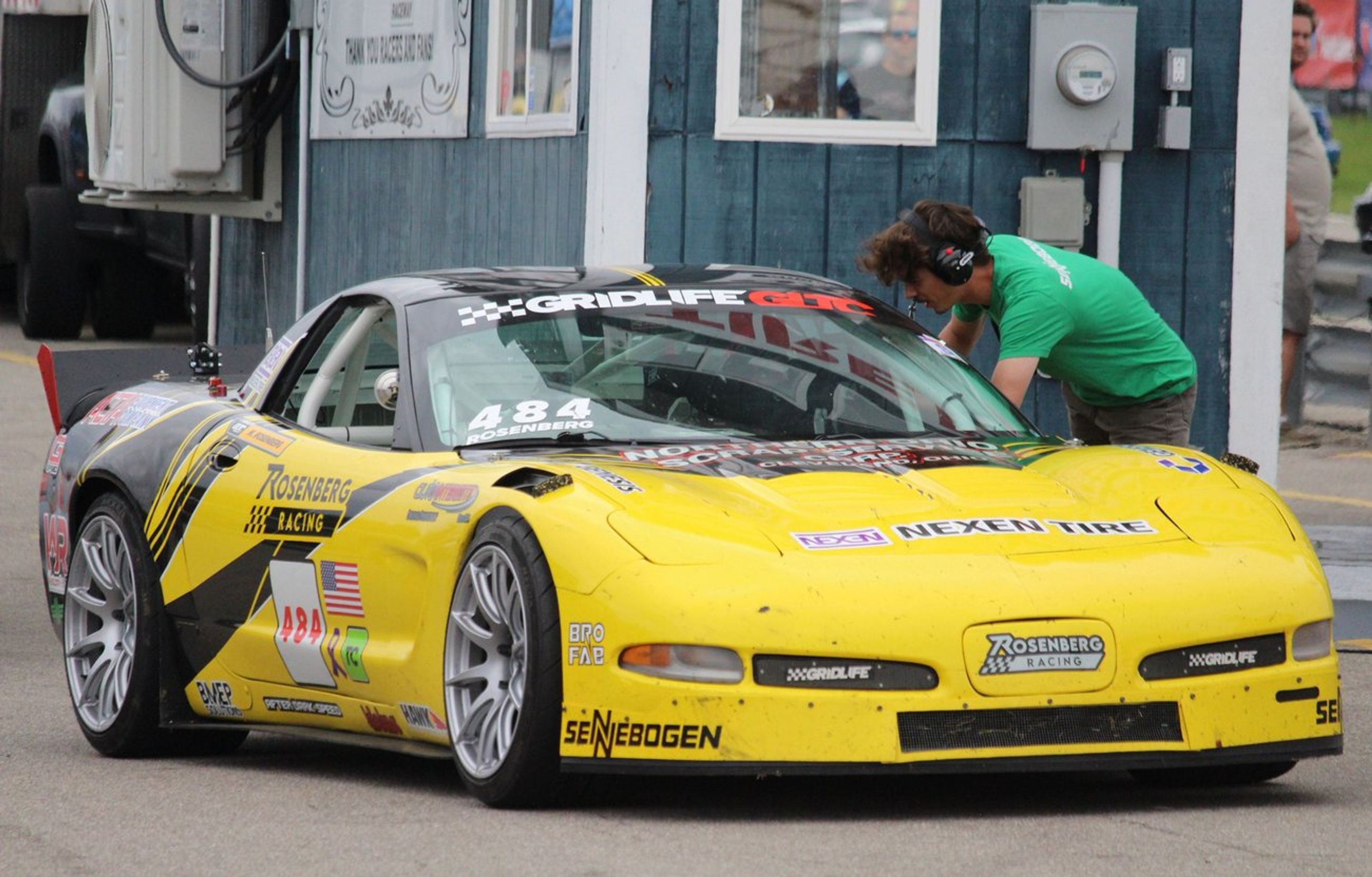 Yellow Chevrolet C5 Corvette Base/Z51 with 19" SM-10 Apex wheels in Race Silver