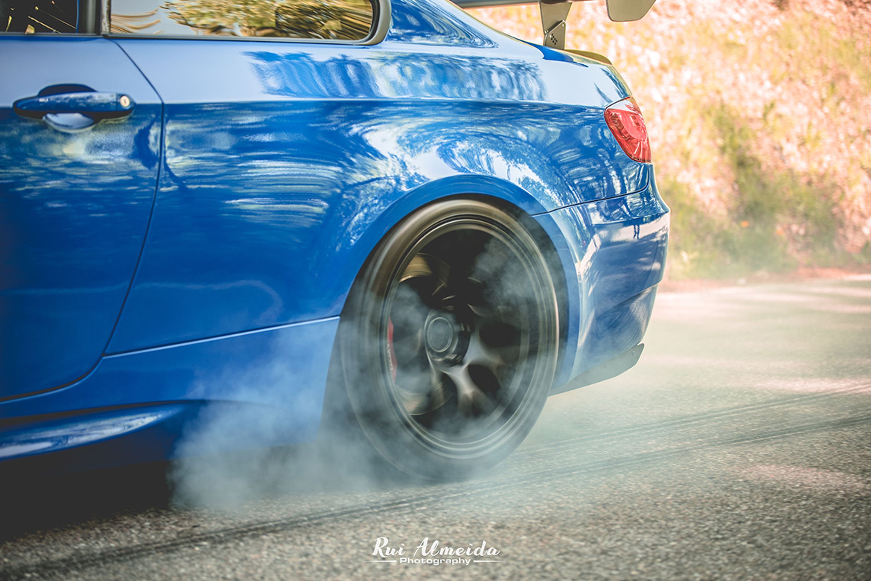 Blue BMW E92 Coupe M3 with 18" EC-7 Apex wheels in Satin Black