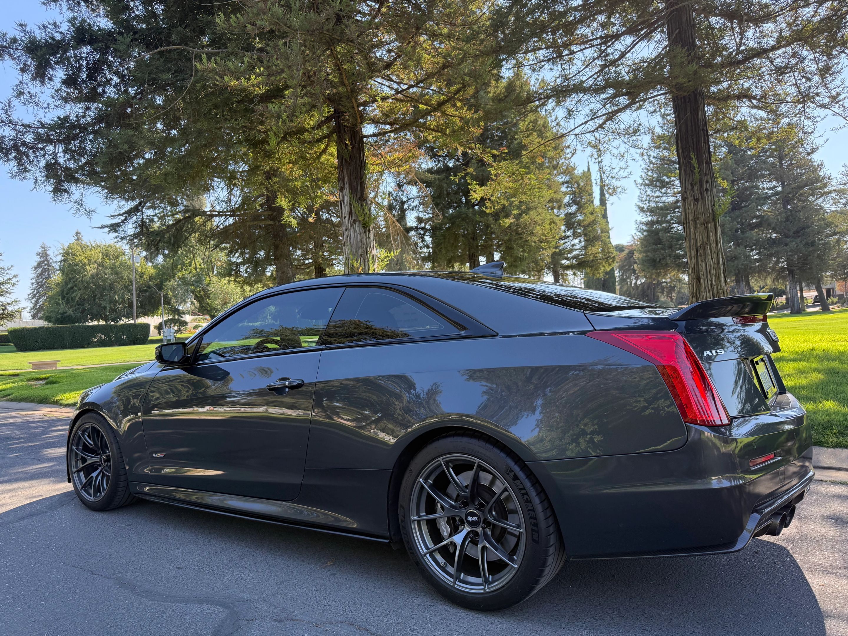 Grey Cadillac ATS-V with 18" VS-5RS Apex wheels in Anthracite