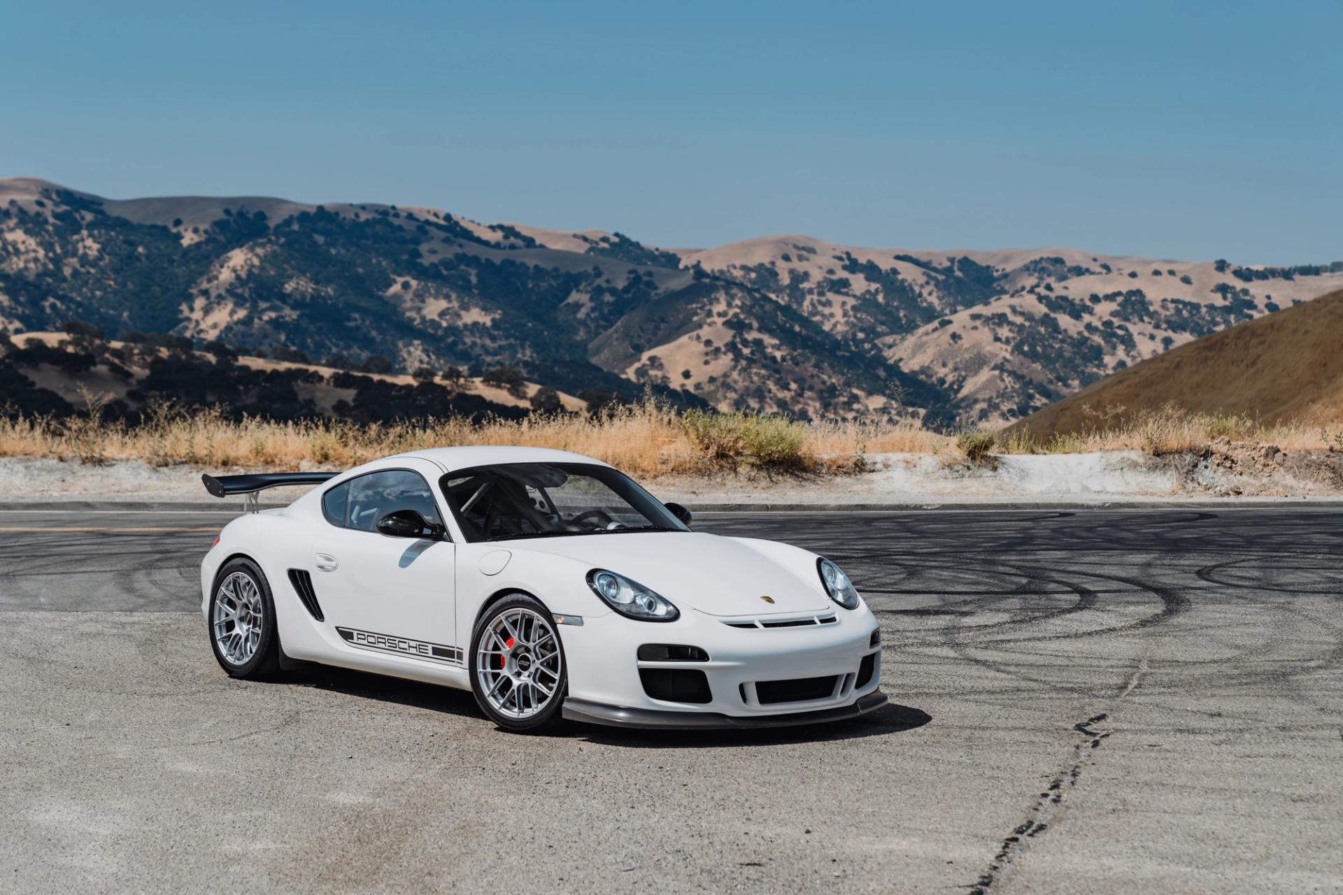 Porsche 987 Cayman R with 18" EC-7RS in Race Silver