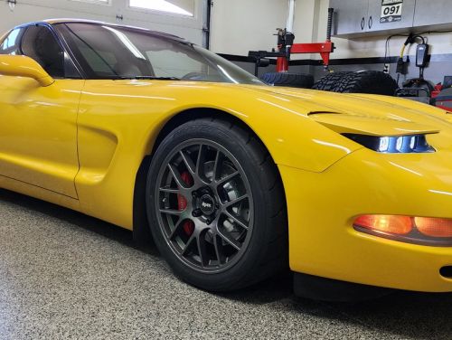 Yellow Chevrolet Corvette - EC-7 in Anthracite