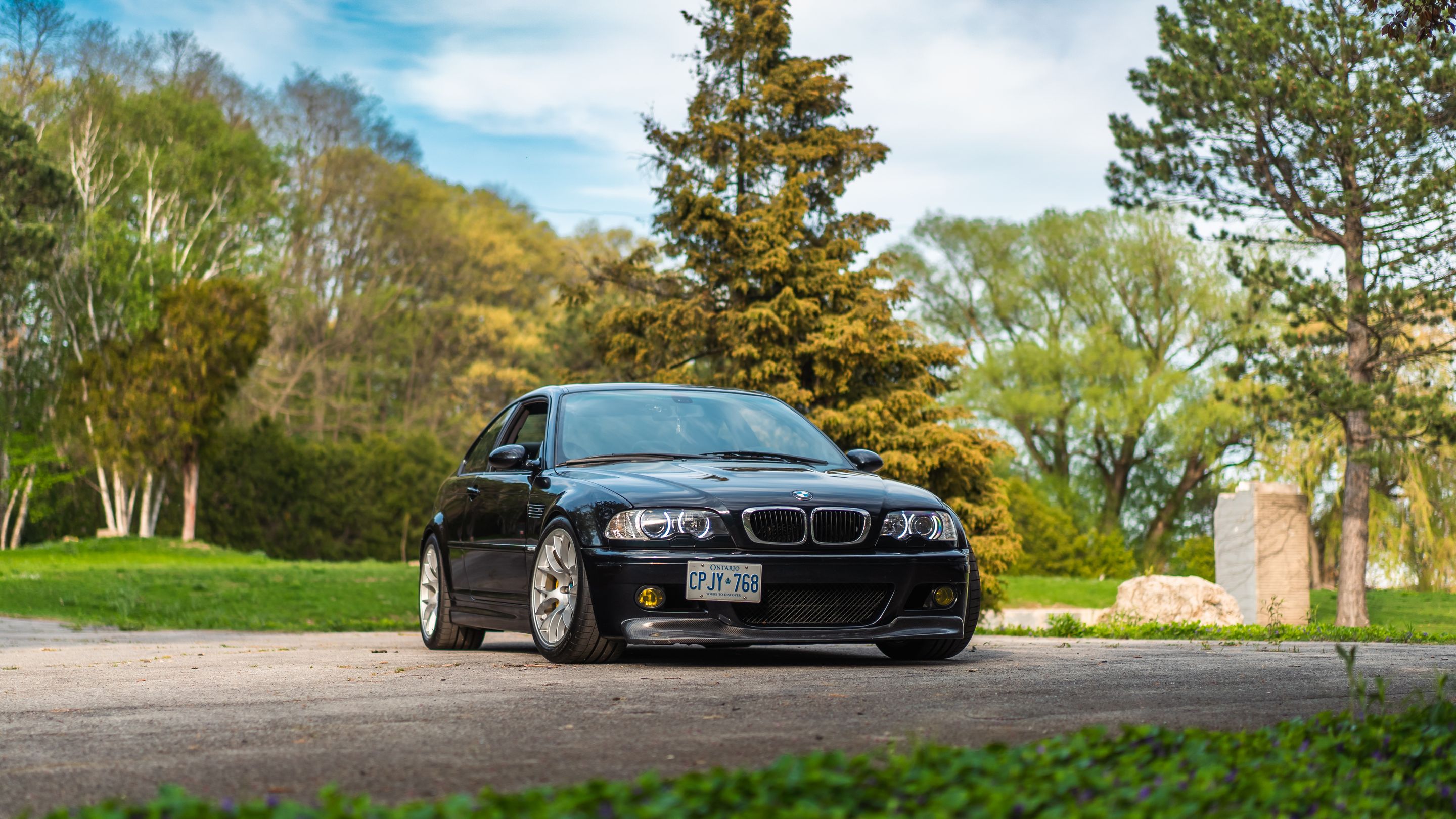 Black BMW E46 M3 with 18" EC-7 Apex wheels in Race Silver