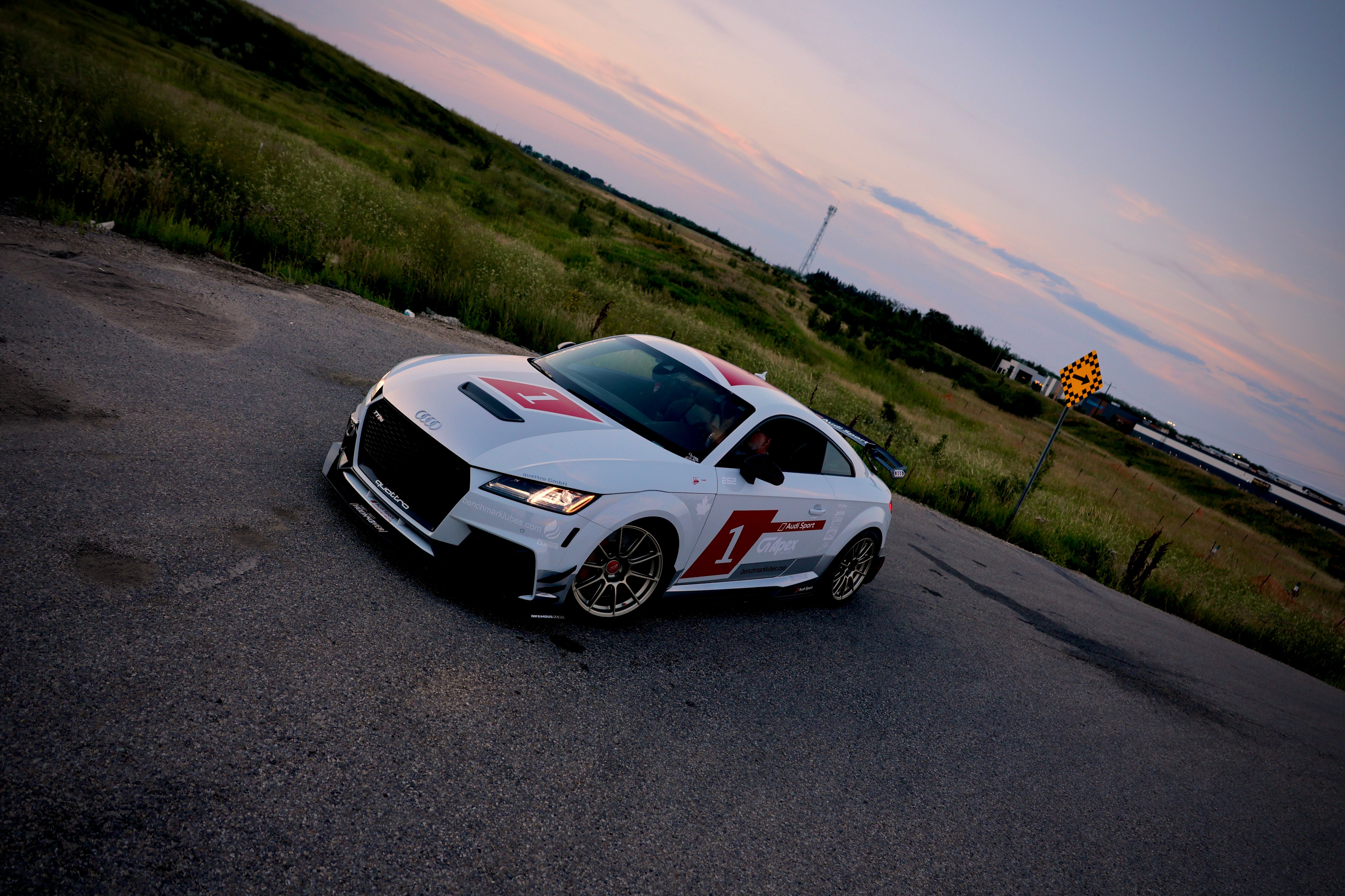 Audi FV/8S TT RS with 18