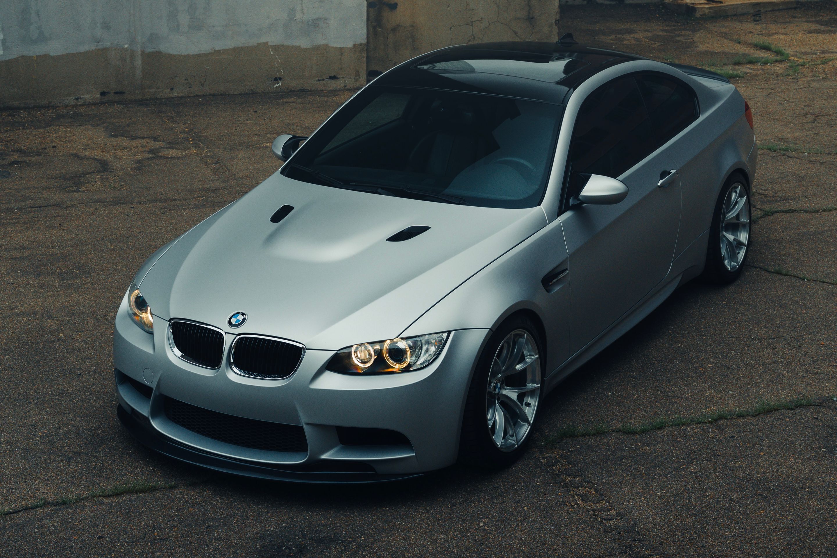 Silver BMW E92 Coupe M3 with 18" VS-5RS Apex wheels in Brushed Clear