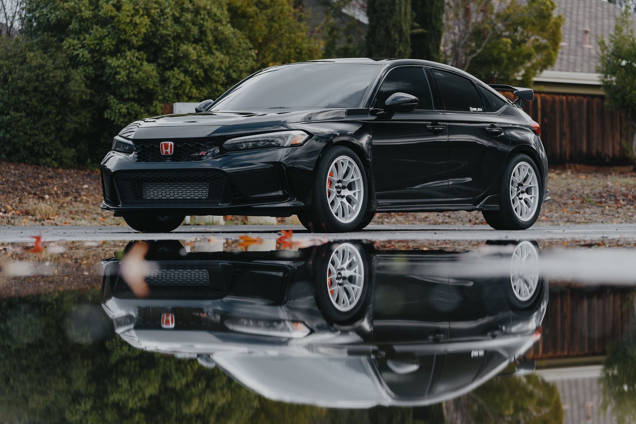 Black Honda FL5 Civic Type-R with 18" EC-7 Apex wheels in Race Silver