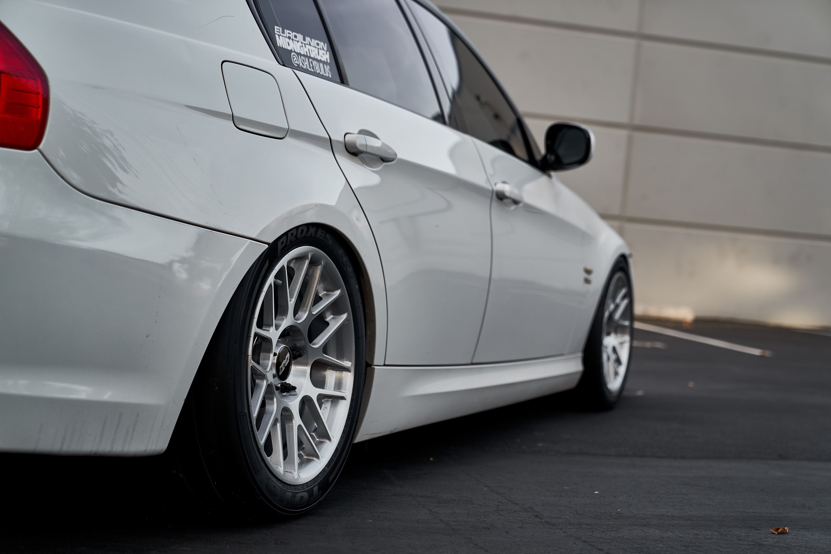 White BMW E90 LCI Sedan 3 Series with 17" ARC-8R Apex wheels in Brushed Clear