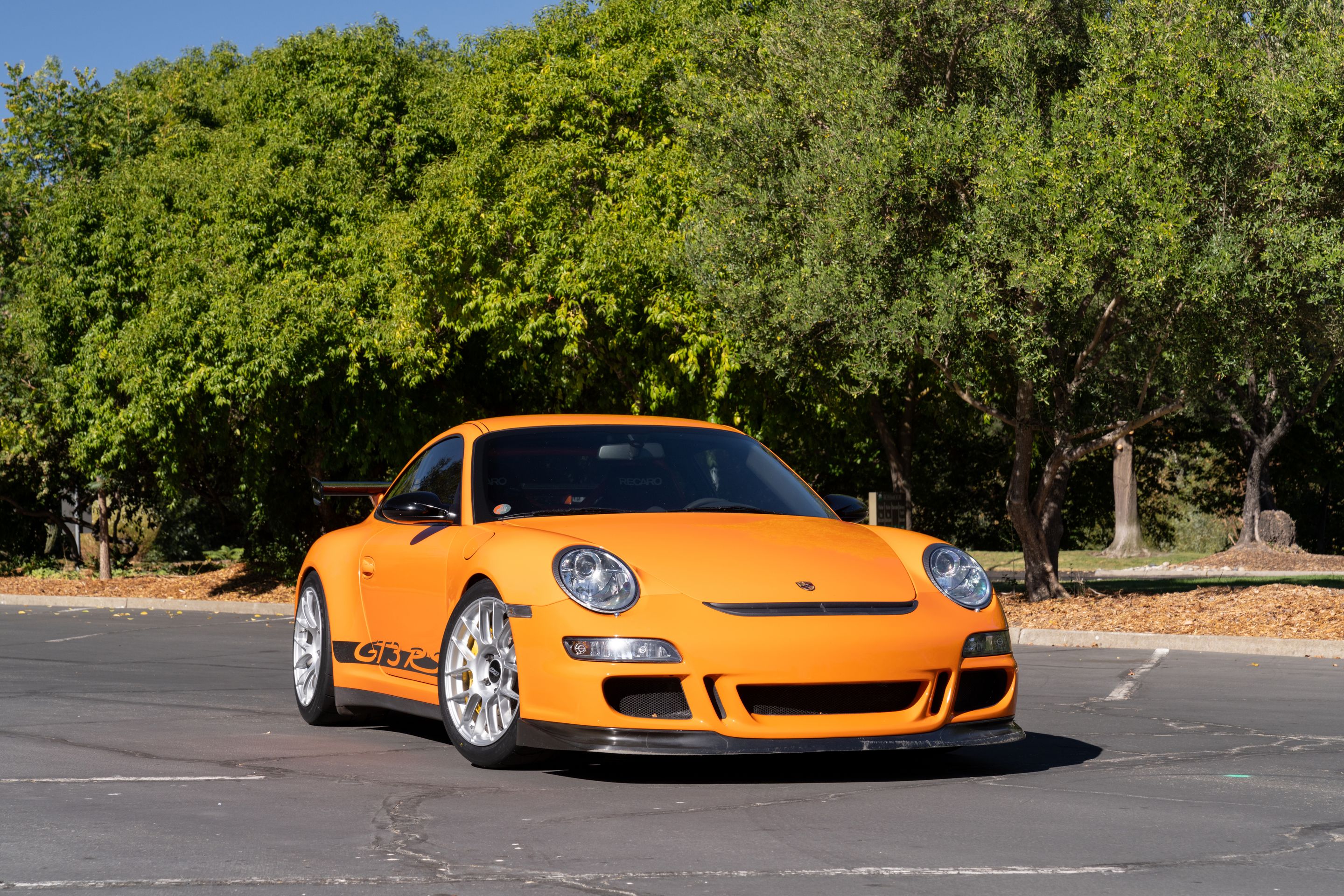 Orange Porsche 911 997 GT3 RS with 18" EC-7RS Apex wheels in Race Silver