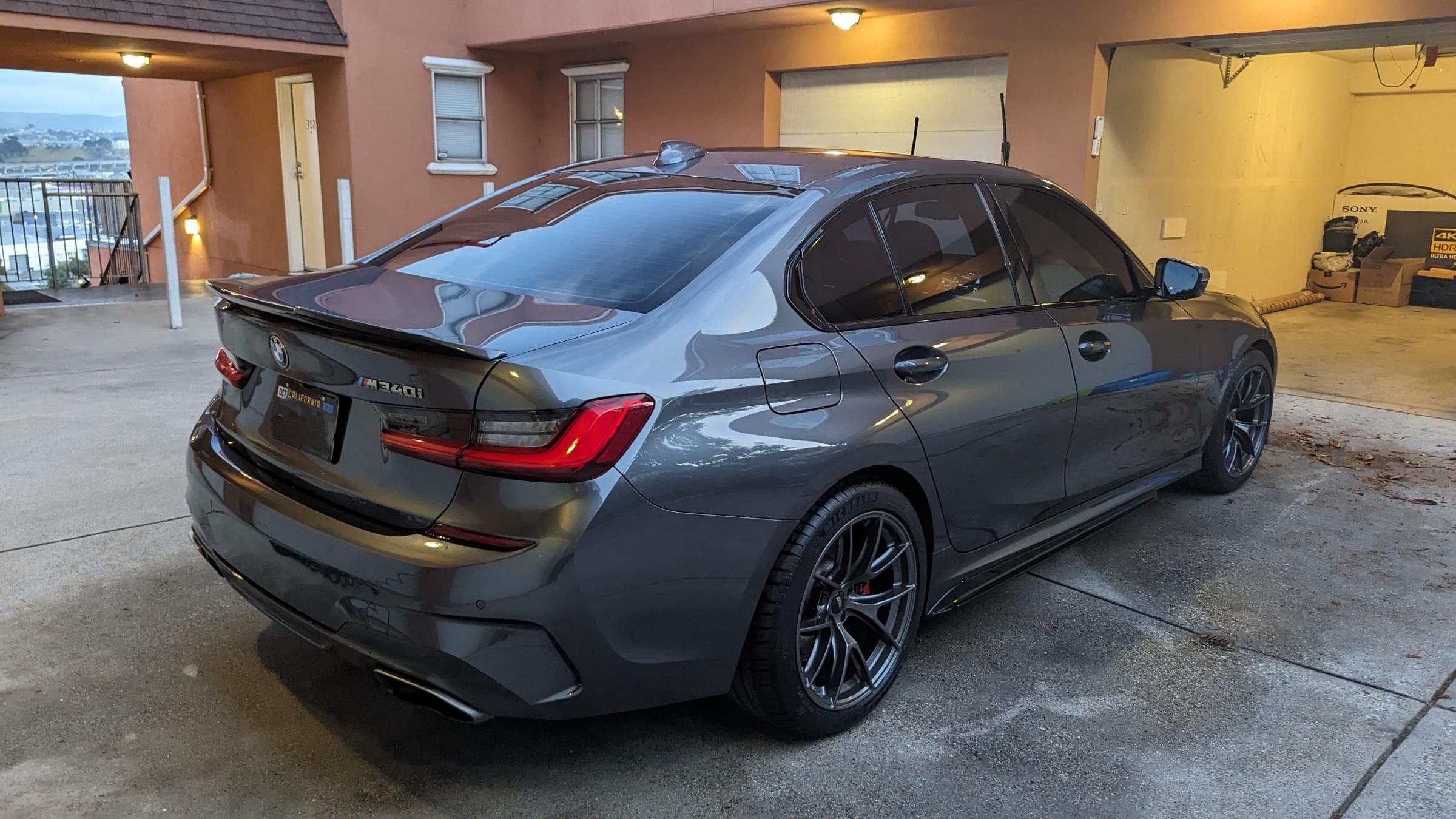 Grey BMW G20 Sedan 3 Series with 18" VS-5RS Apex wheels in Anthracite
