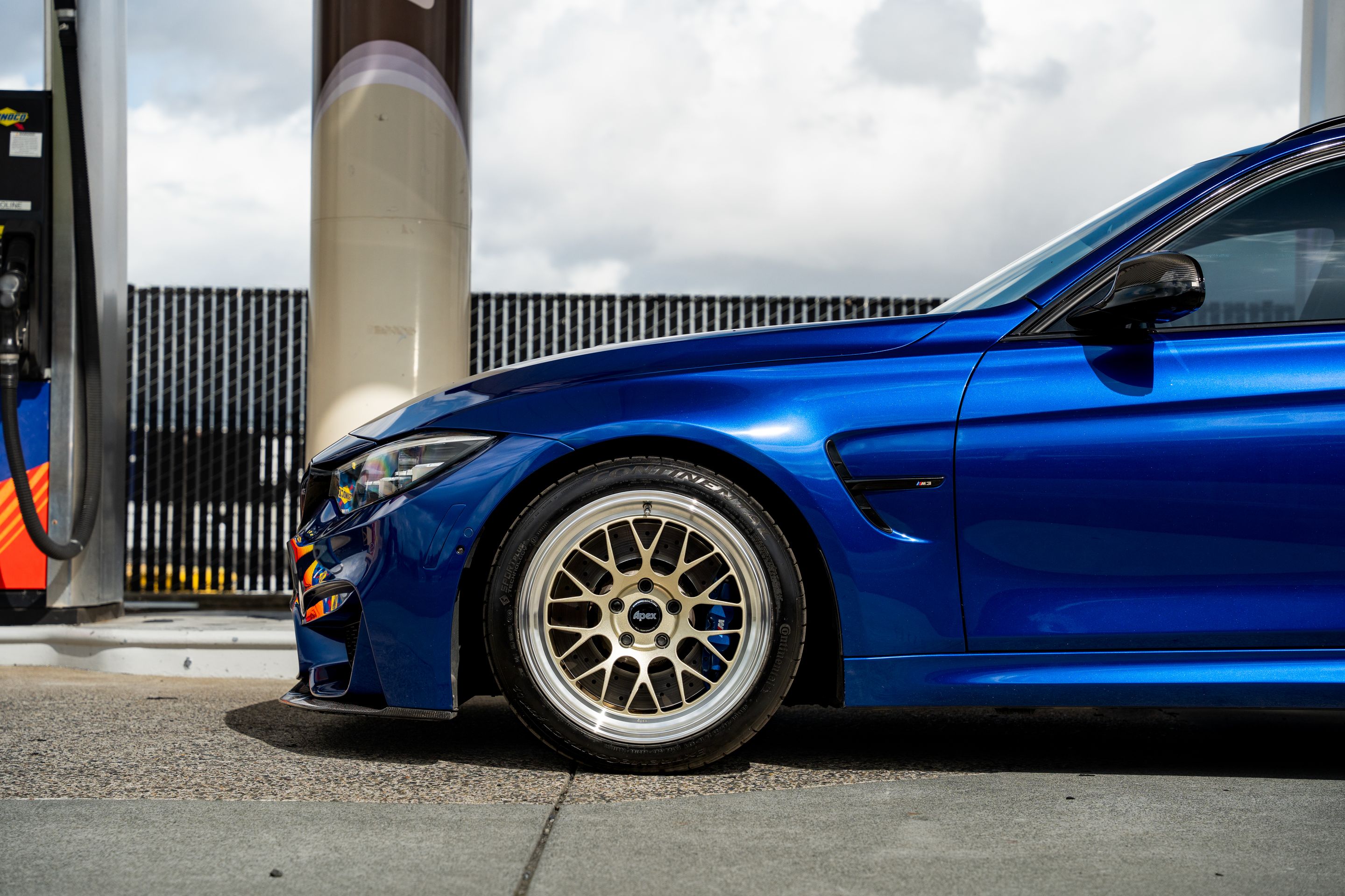 Blue BMW F80 M3 with 18" ML-10RT Apex wheels in Machined Lip Gloss Motorsport Gold