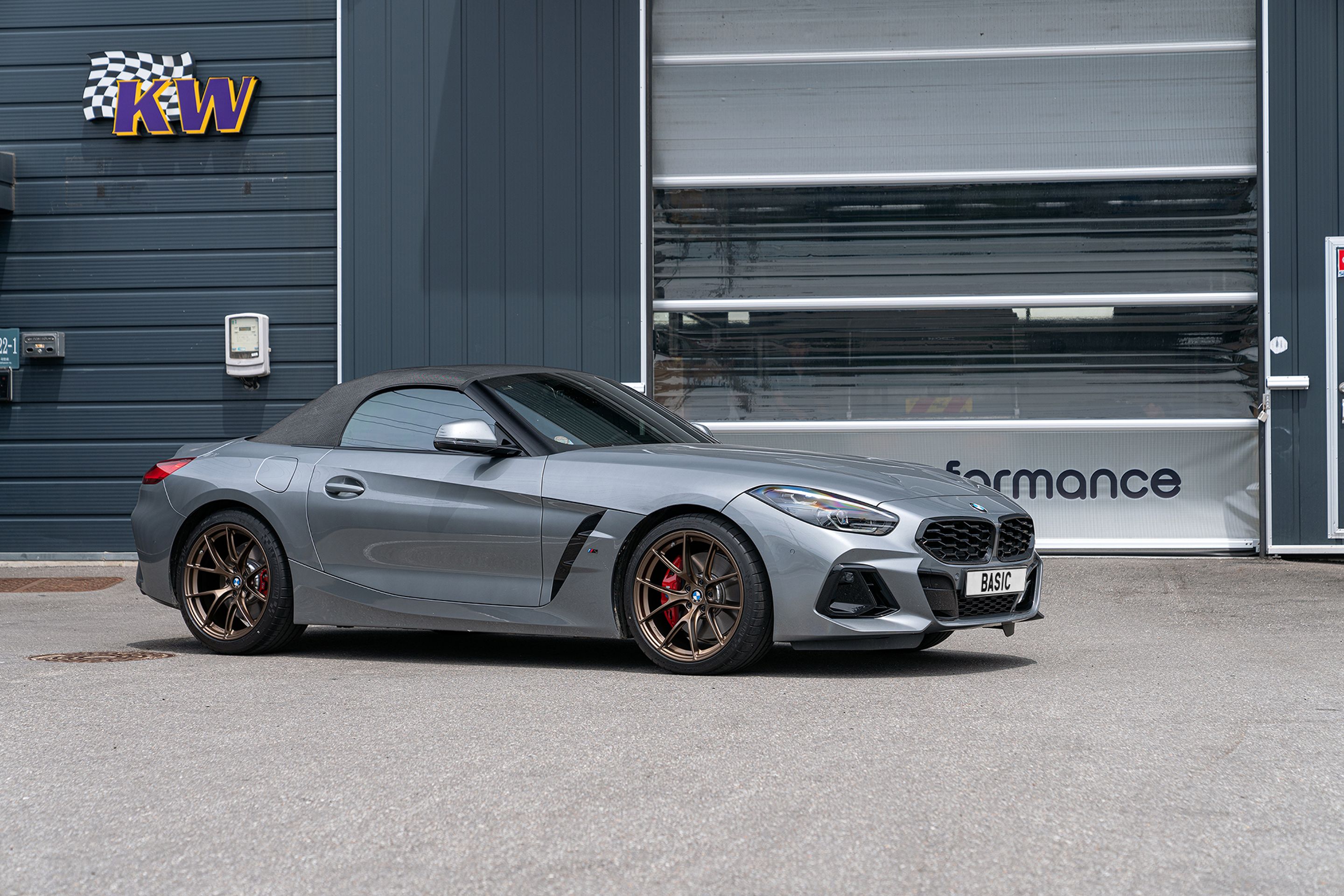 Grey BMW G29 Z4 with 19" VS-5RS Apex wheels in Satin Bronze