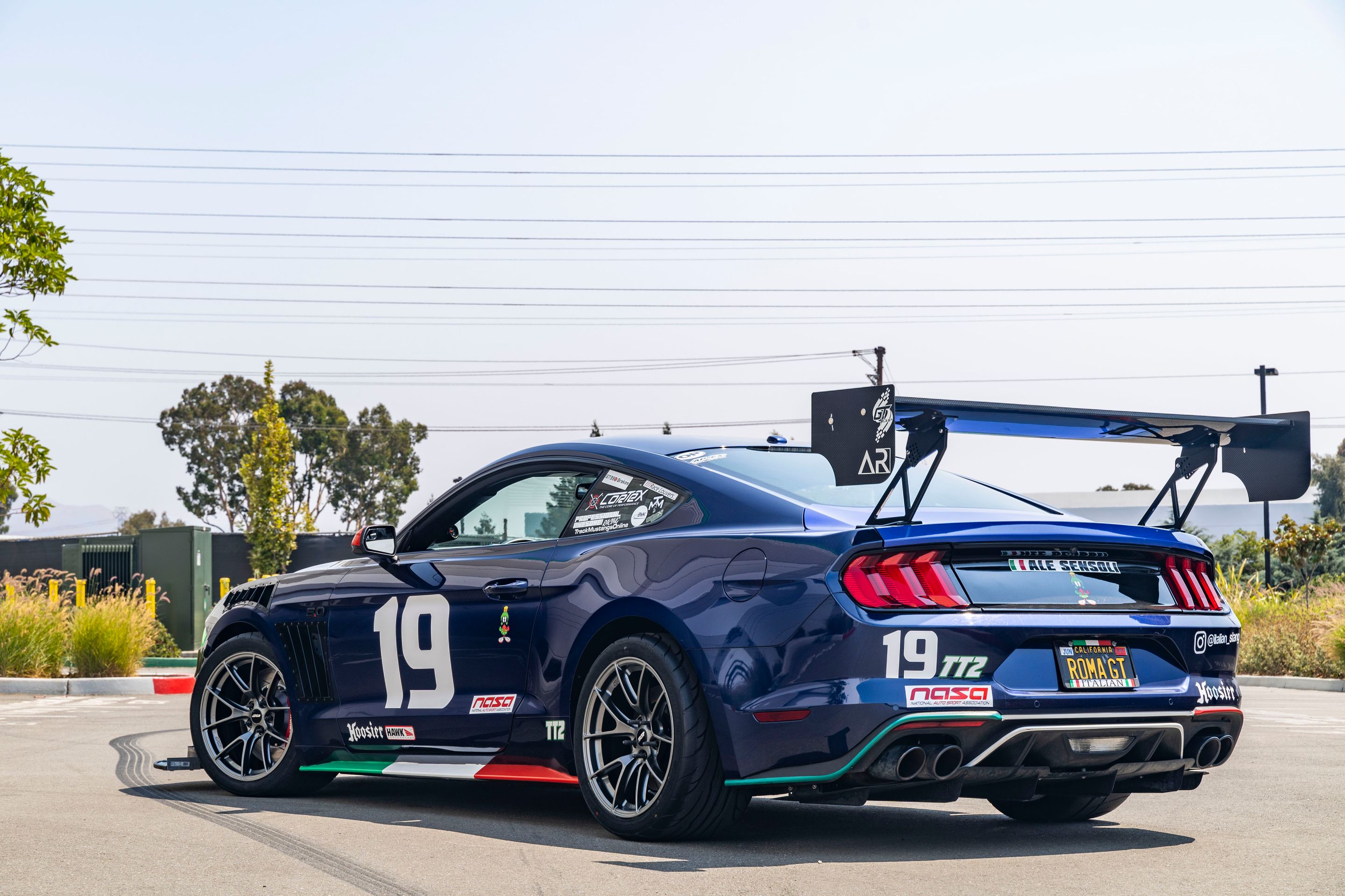Blue Ford S550 Mustang GT with 18" VS-5RS Apex wheels in Anthracite