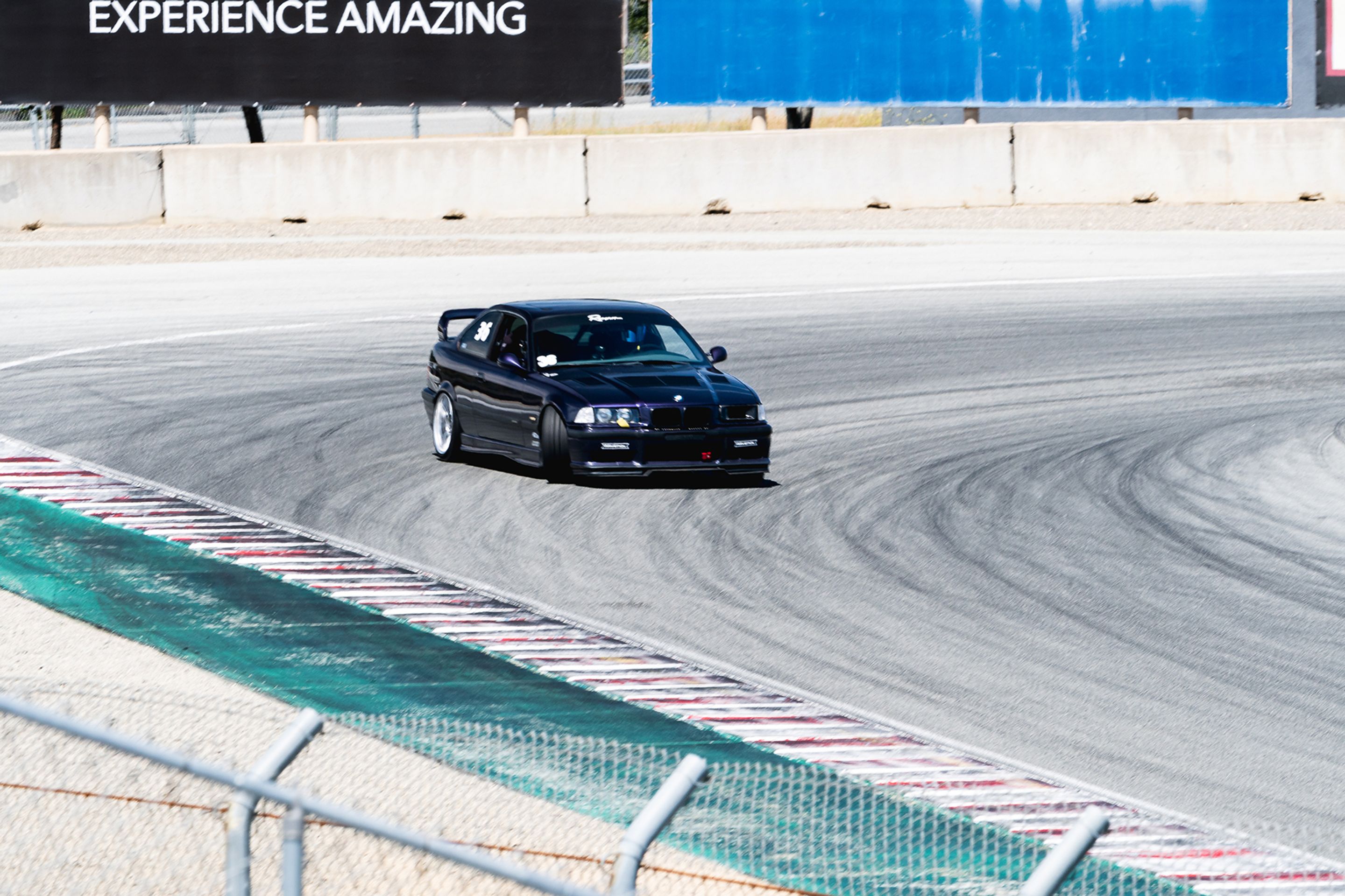 White Porsche 911 996 GT2 with 20" FL-5 Apex wheels in Brushed Clear