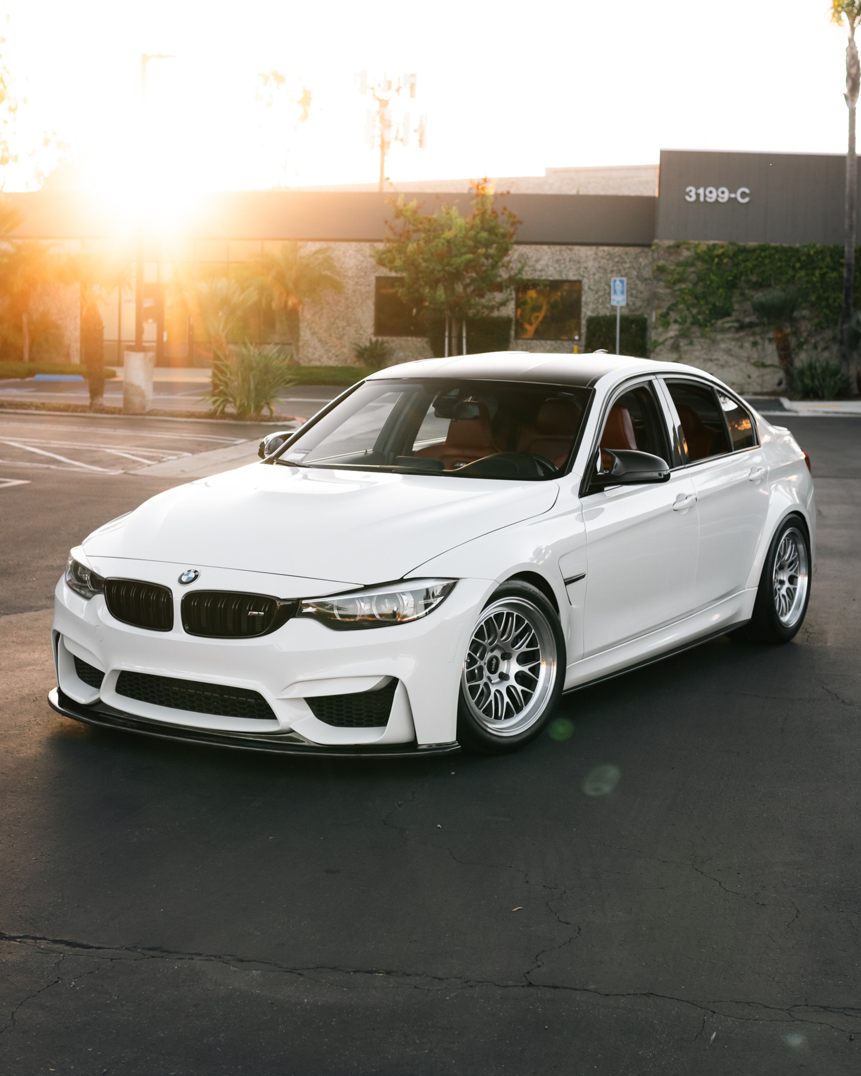 White BMW F80 M3 with 18" ML-10RT Apex wheels in Machined Lip Race Silver