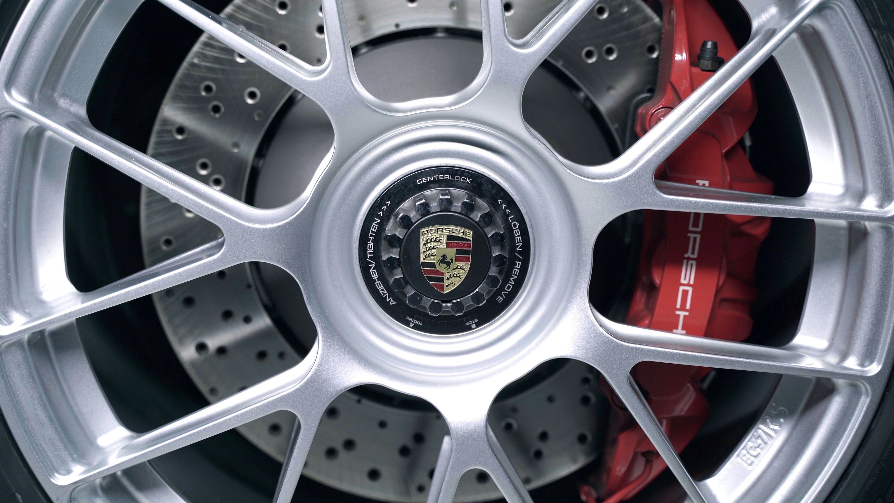 Blue Porsche 911 991.1 GT3 with 19" EC-7RS Apex wheels in Race Silver