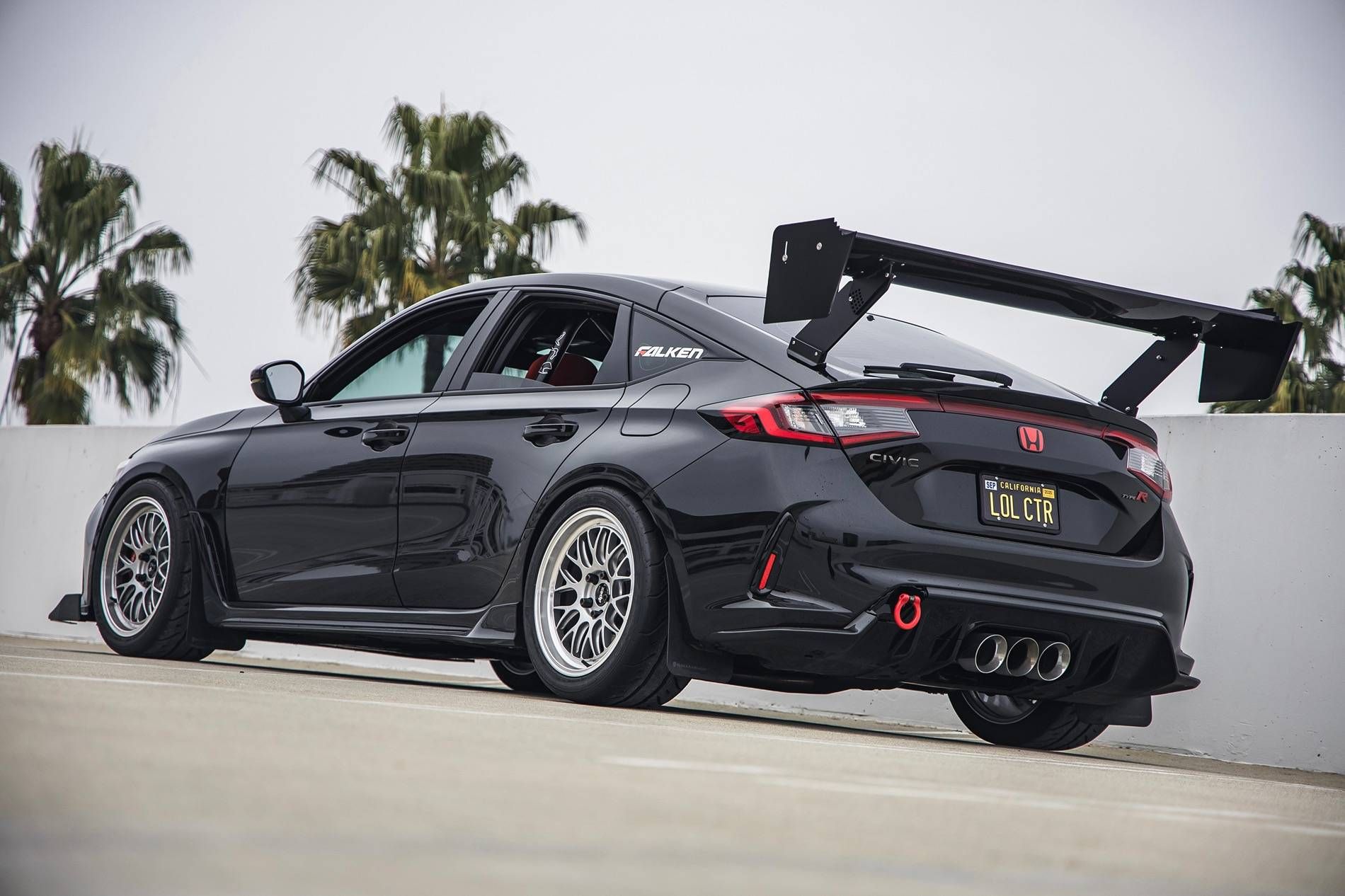 Black Honda FL5 Civic Type-R with 18" ML-10RT Apex wheels in Machined Lip Race Silver