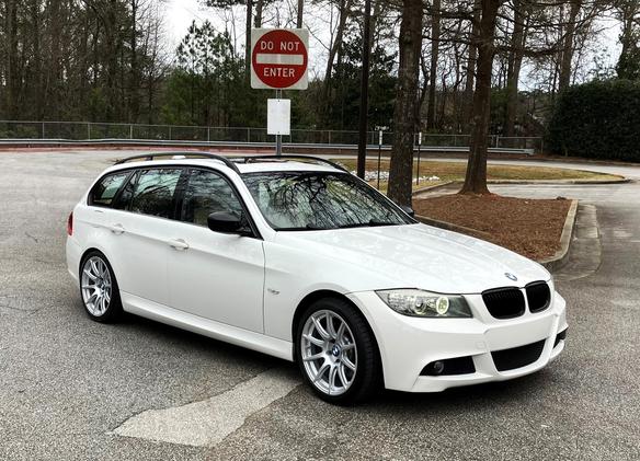 BMW E91 LCI Wagon 3 Series with 18" SM-10 in Race Silver