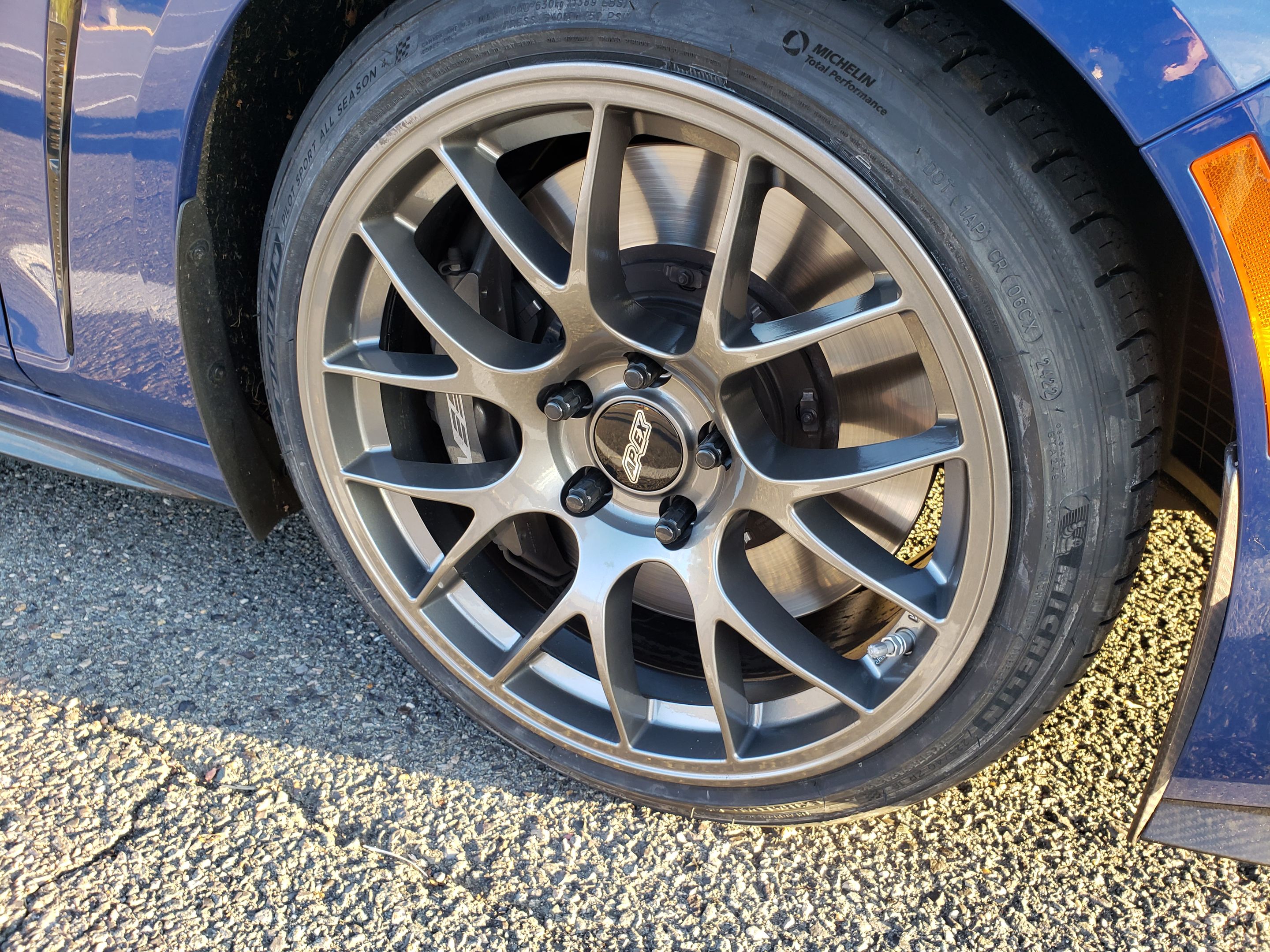Blue Cadillac CT4-V Blackwing with 18" EC-7 Apex wheels in Anthracite