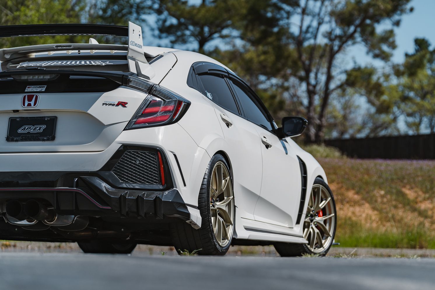 White Honda FK8 Civic Type-R with 19" VS-5RS Apex wheels in Motorsport Gold