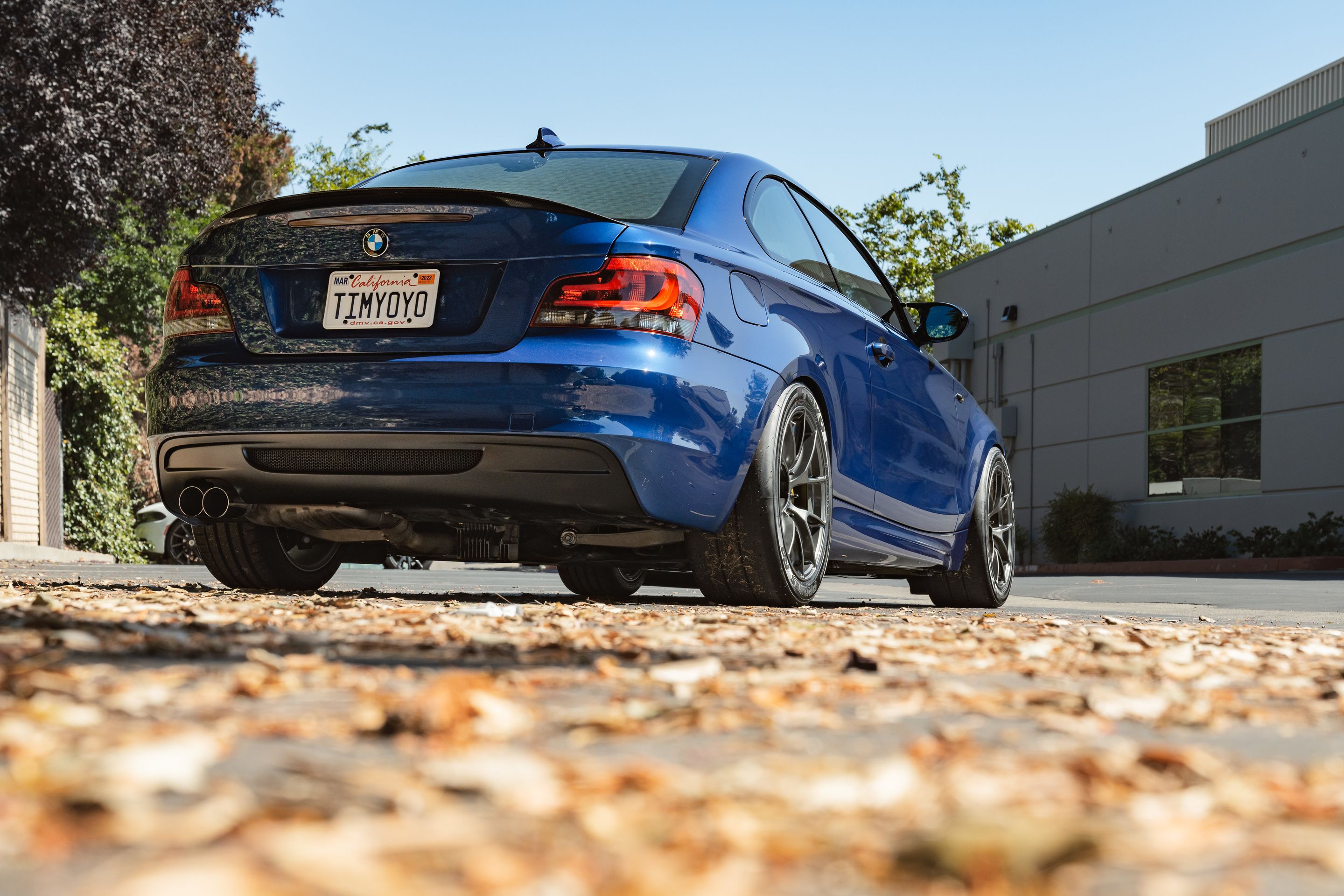 Blue BMW E82 Coupe 1 Series with 17" VS-5RS Apex wheels in Anthracite