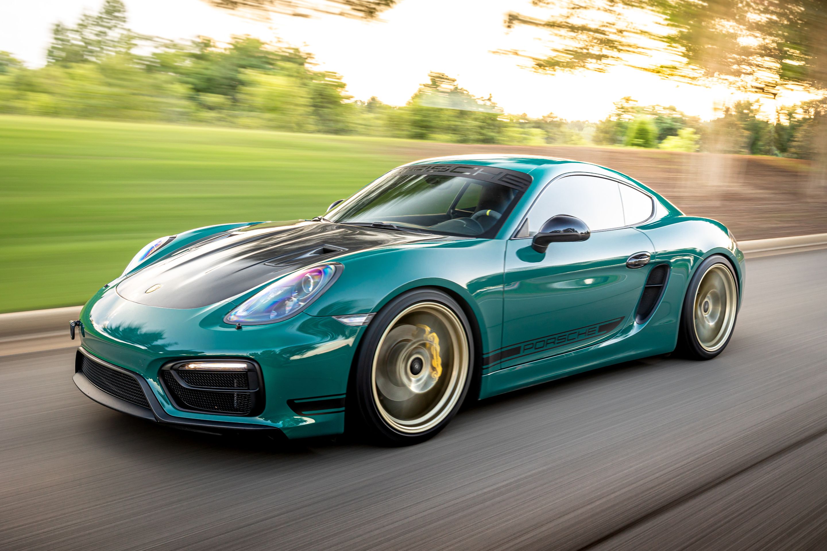 Green Porsche 981 Cayman GTS with 20" VS-5RS Apex wheels in Motorsport Gold