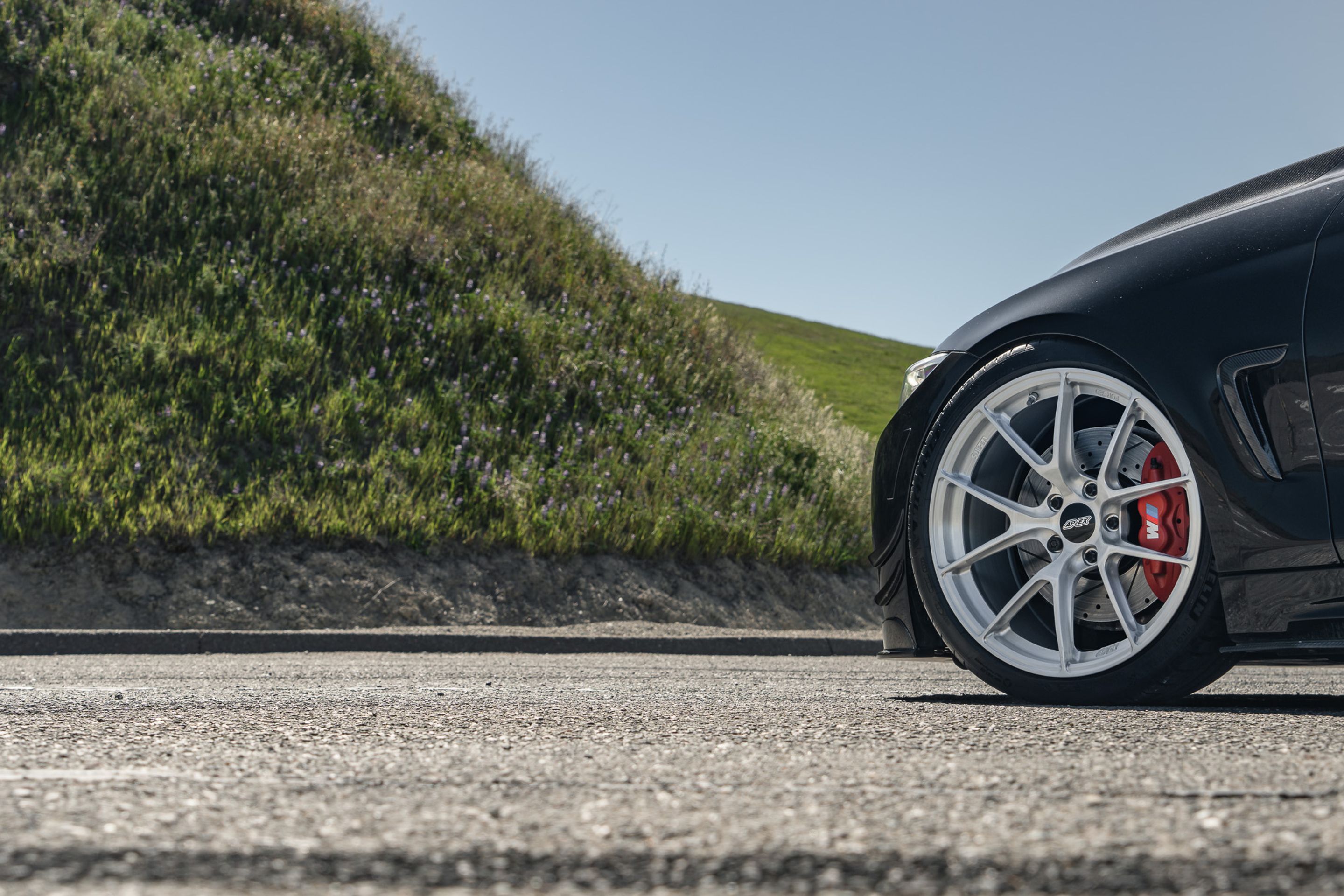 Black BMW F32 Coupe 4 Series with 19" VS-5RS Apex wheels in Brushed Clear