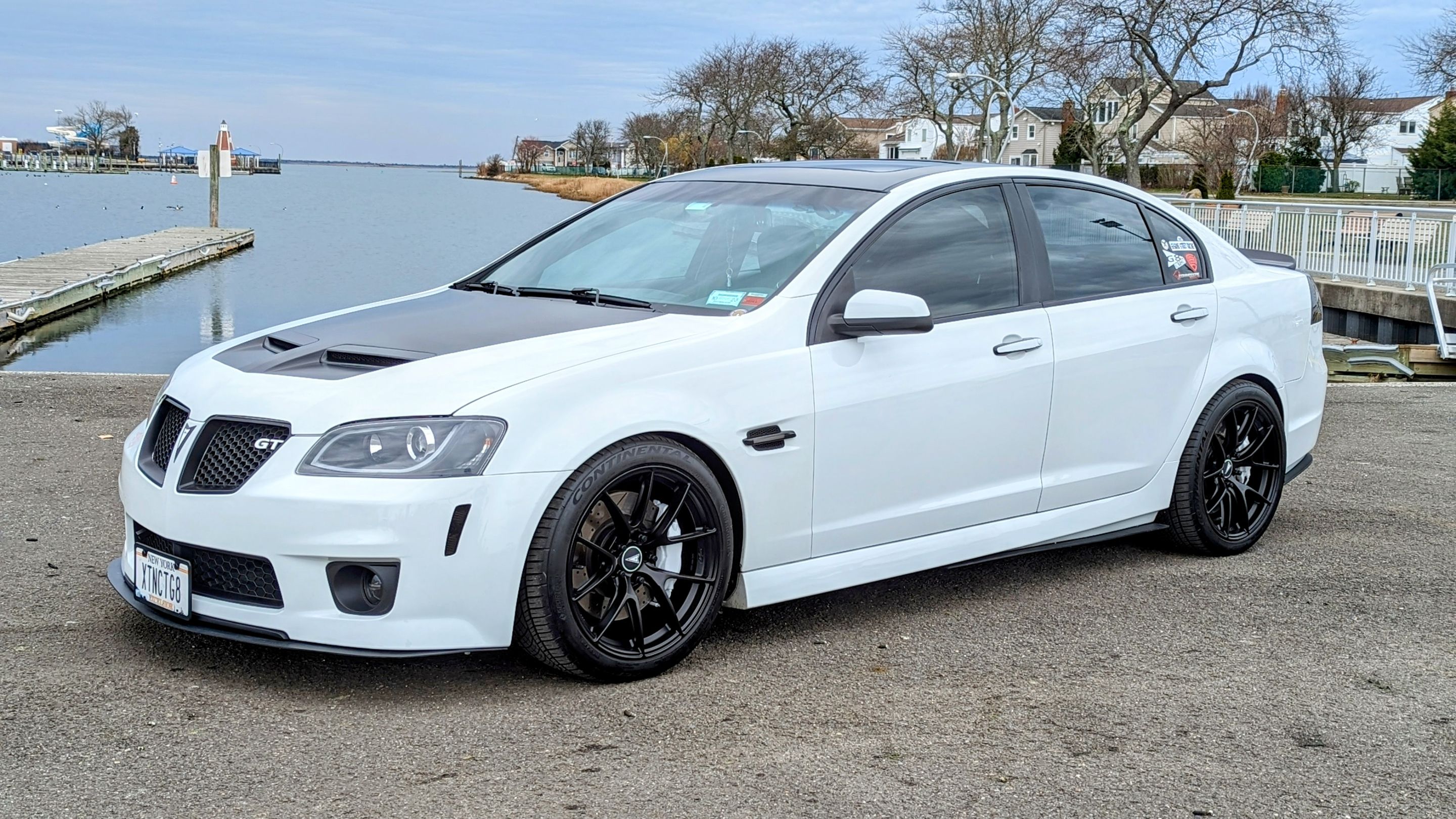 White Pontiac G8 GT with 19" VS-5RS Apex wheels in Satin Black