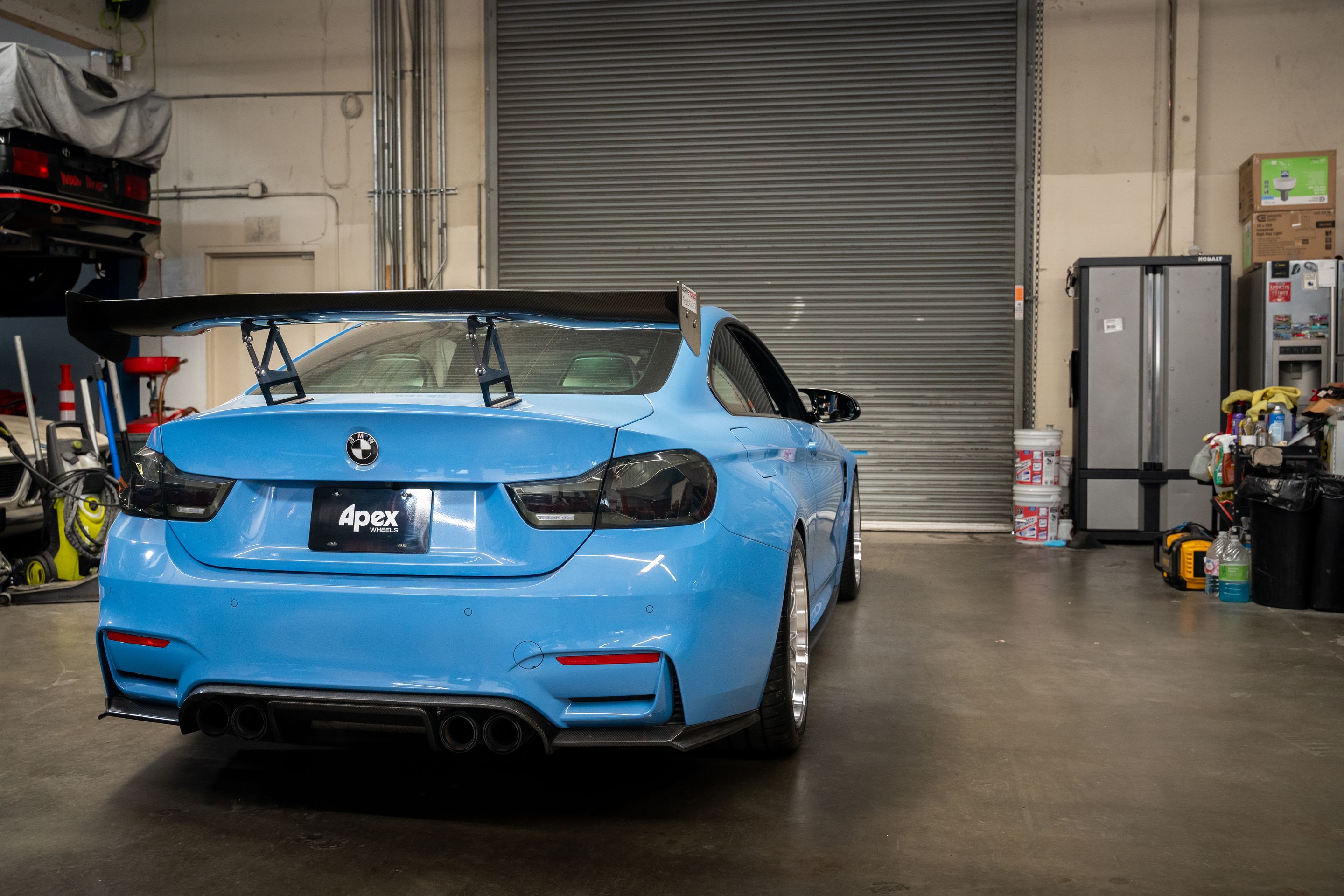 Blue BMW F82 Coupe M4 with 19" ML-10RT Apex wheels in Machined Lip Race Silver
