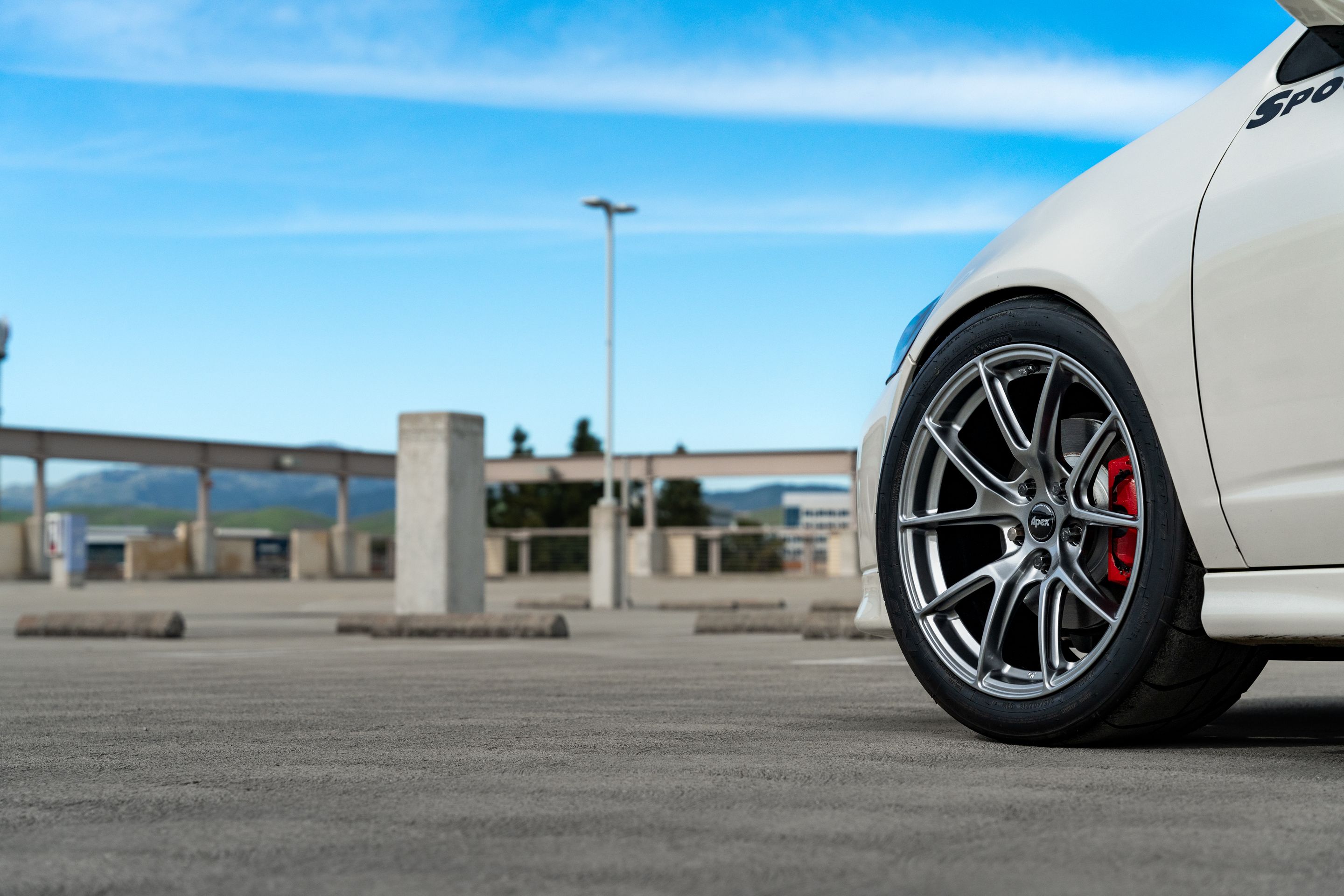 White Acura DC5 RSX with 18" VS-5 Apex wheels in Hyper Black