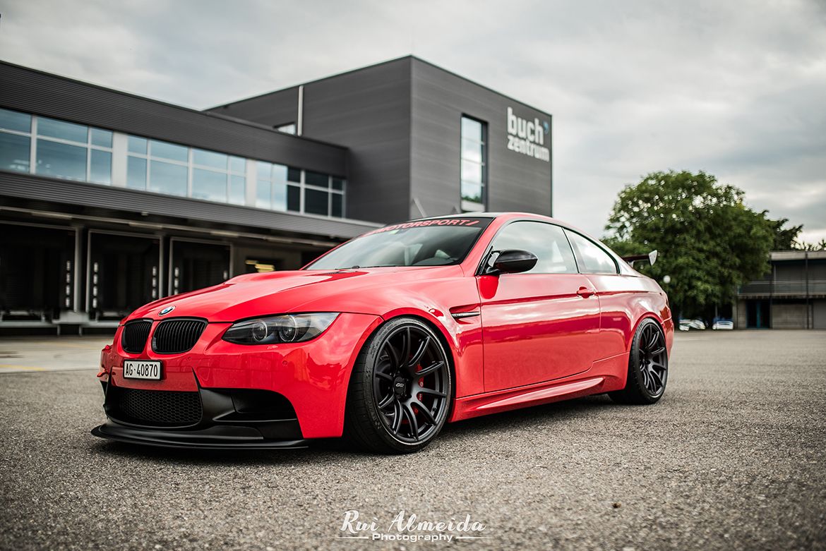 Red BMW E92 Coupe M3 with 19" SM-10 Apex wheels in Anthracite