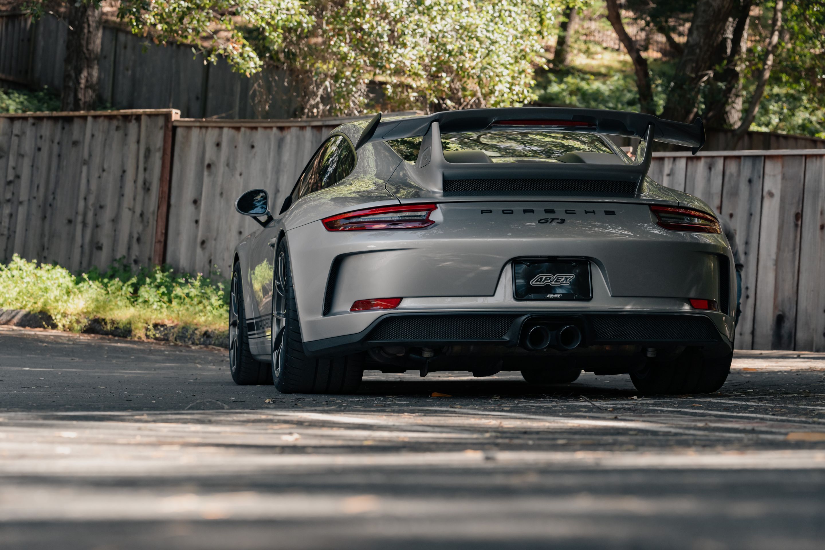 Silver Porsche 911 991.2 GT3 with 19" VS-5RS Apex wheels in Anthracite