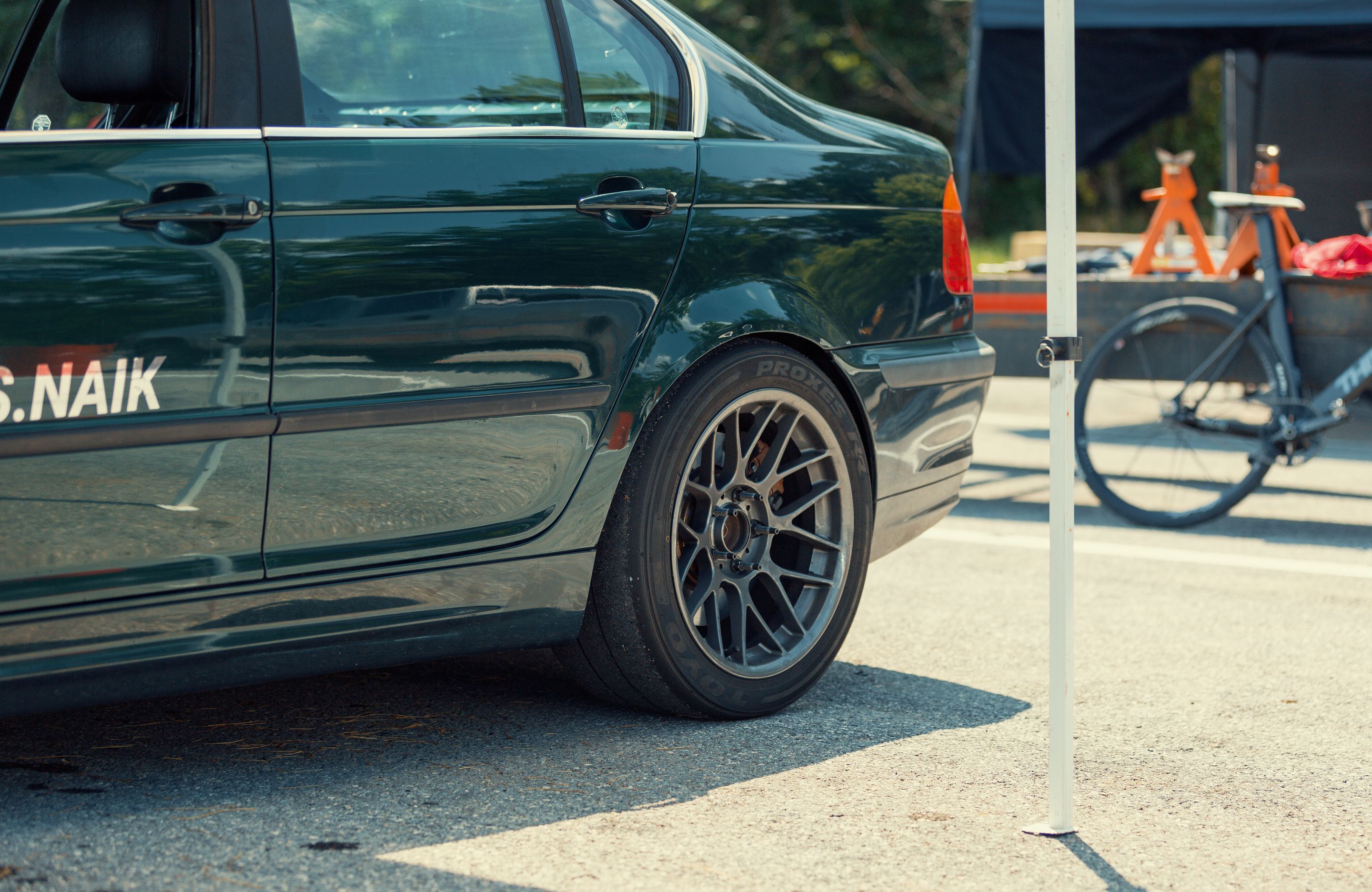 Green BMW E46 3 Series with 17" ARC-8 Apex wheels in Anthracite