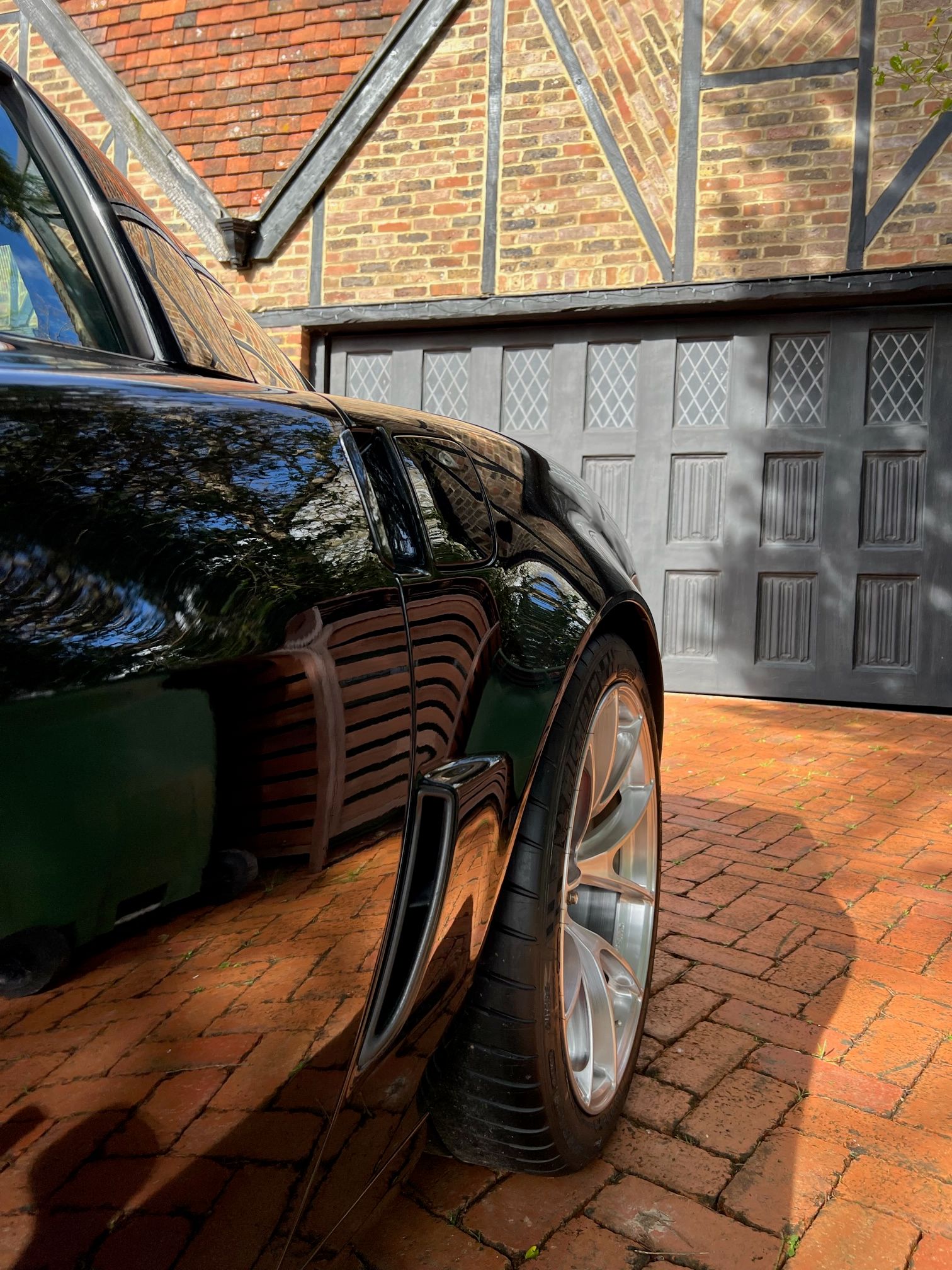 Black Chevrolet C6 Corvette Z06 with 18"/19" VS-5RS Apex wheels in Brushed Clear