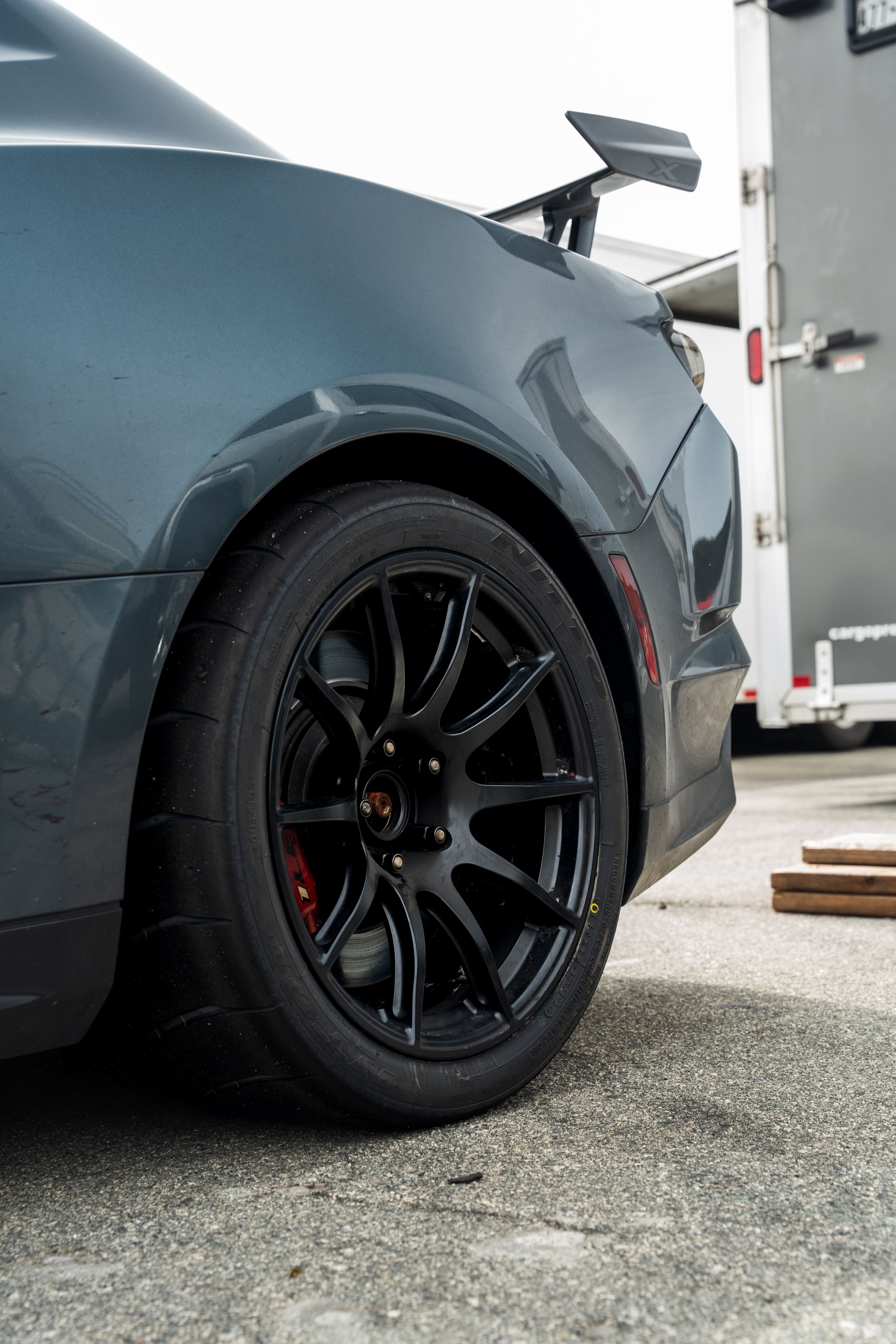 Grey Chevrolet 6th Gen Camaro ZL1 1LE with 18" SM-10 Apex wheels in Anthracite