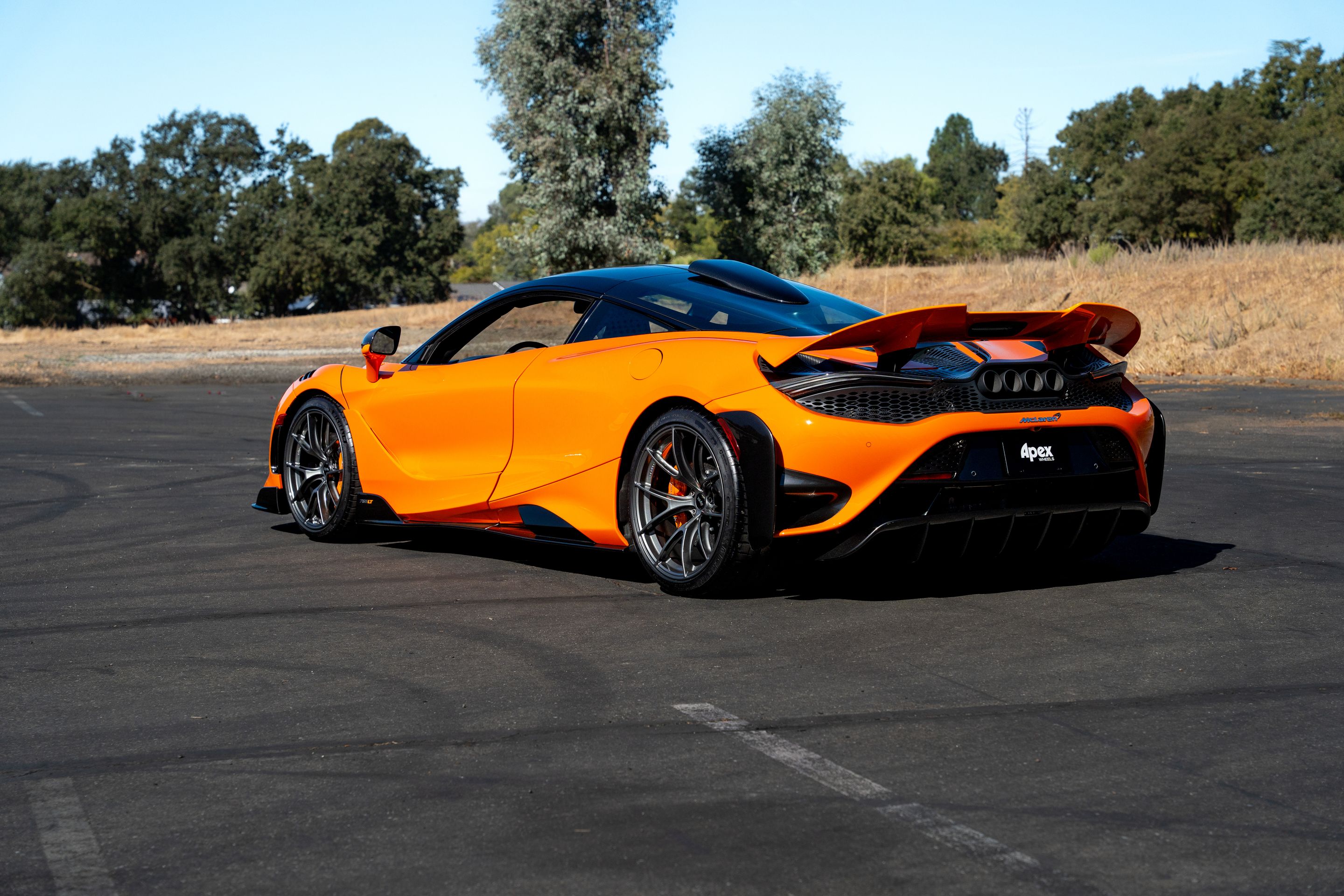 Orange McLaren 765LT with 19"/20" VS-5RS Apex wheels in Anthracite