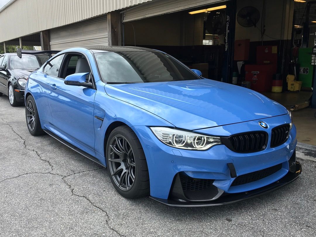 Blue BMW F82 Coupe M4 with 18" SM-10 Apex wheels in Anthracite