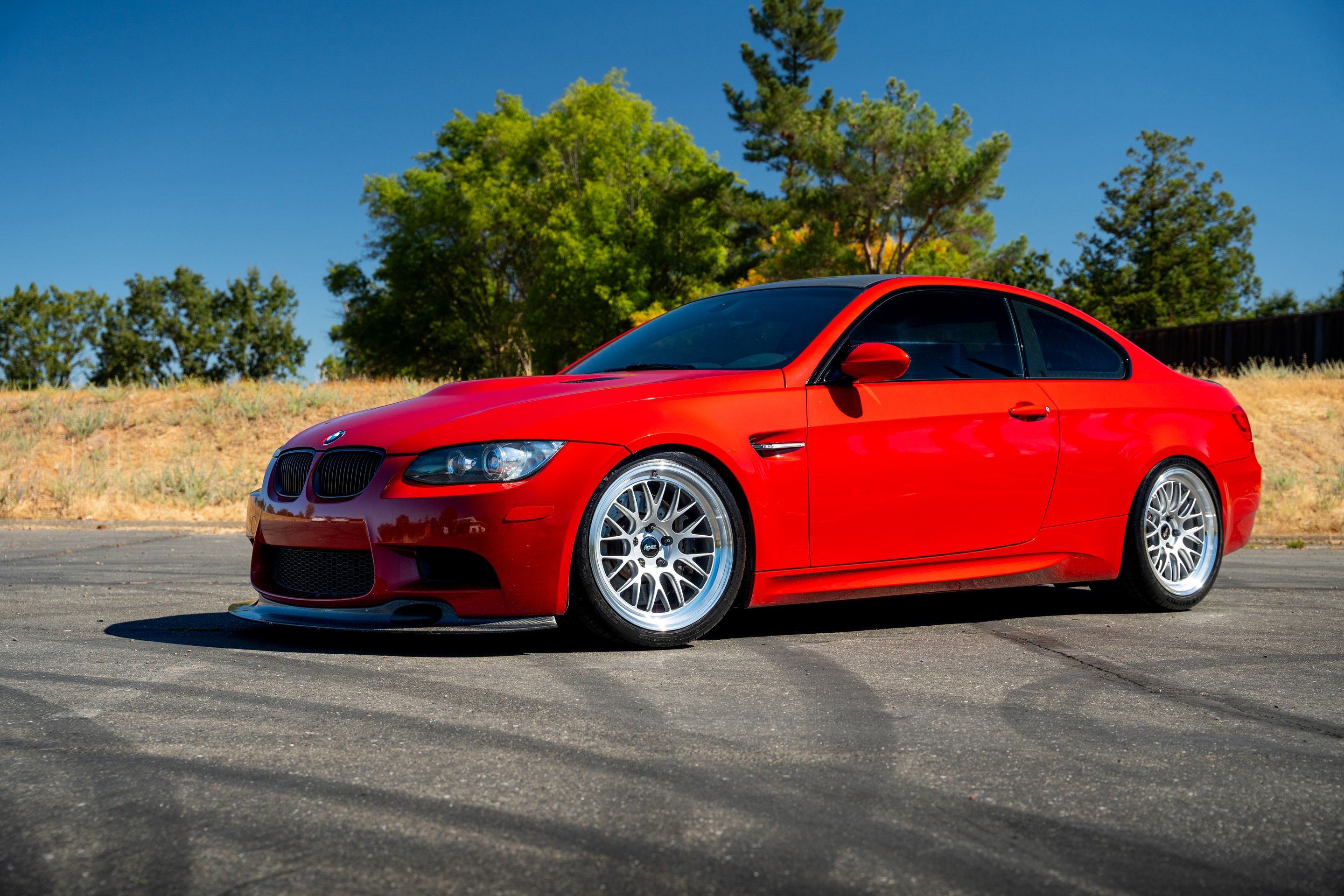 Red BMW E92 Coupe M3 with 19" ML-10RT Apex wheels in Machined Lip Race Silver