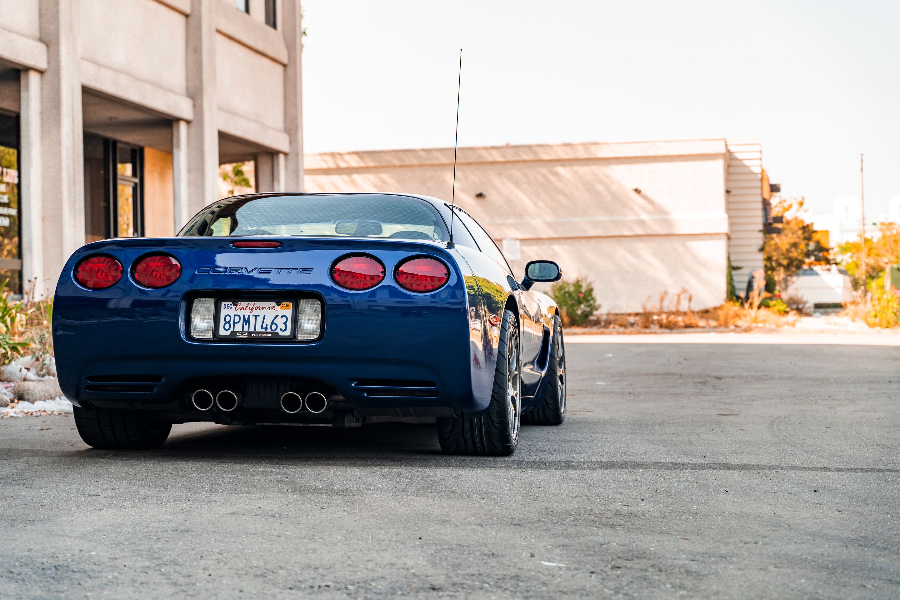 Blue Chevrolet C5 Corvette Z06 with 18" EC-7 Apex wheels in Anthracite
