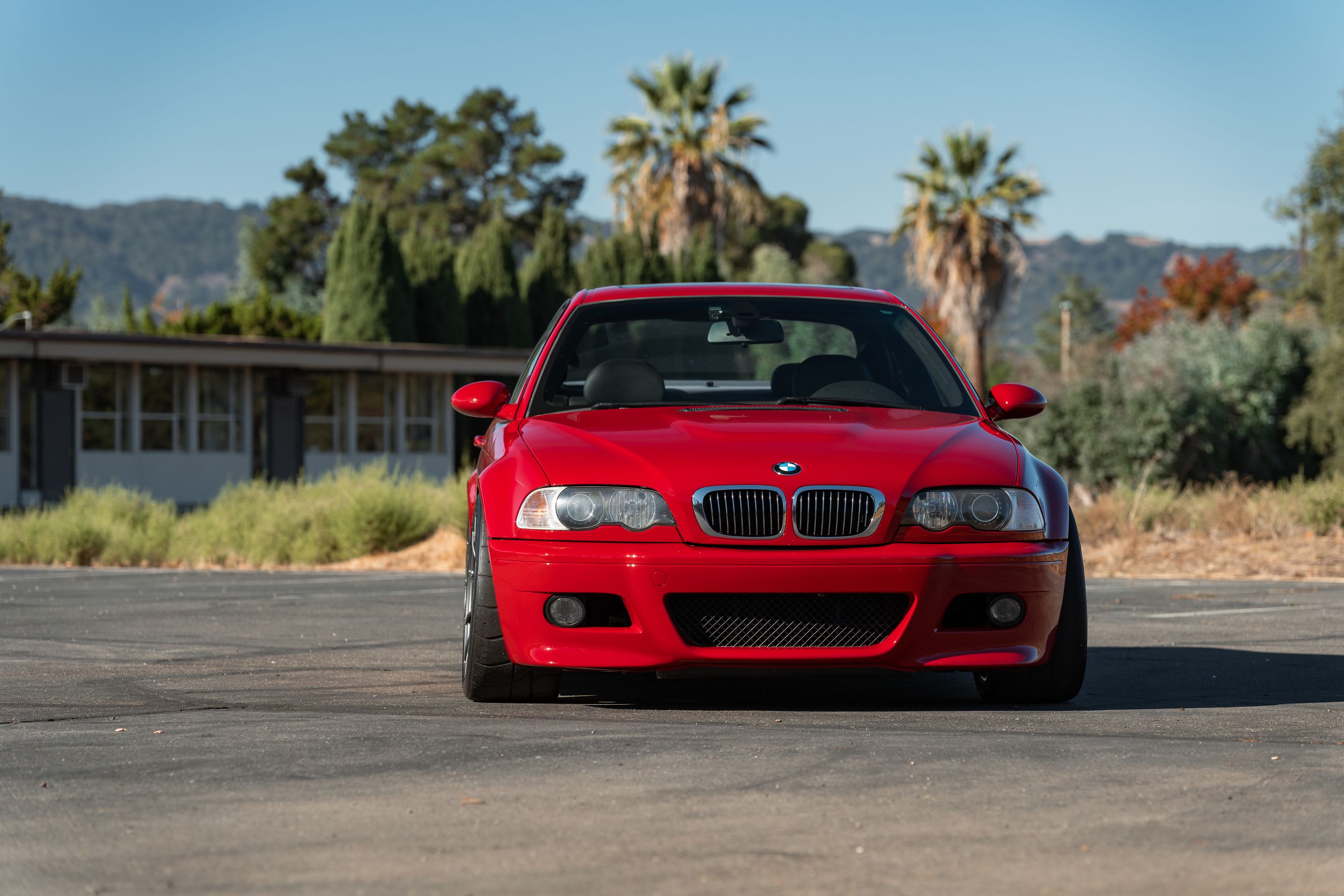 Red BMW E46 M3 with 18" SM-10RS Apex wheels in Anthracite