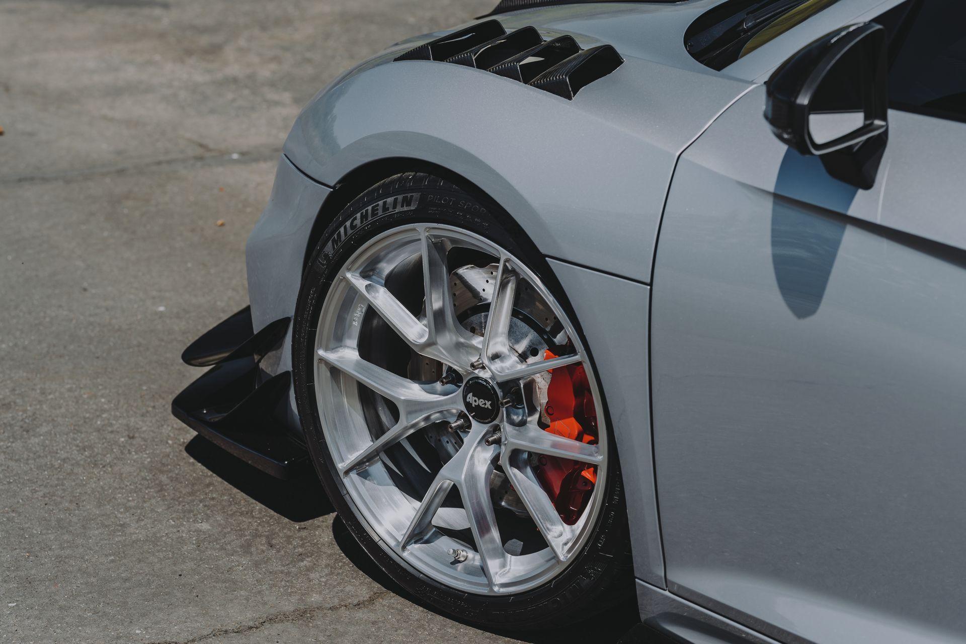 Audi Gen 2 R8 with 19